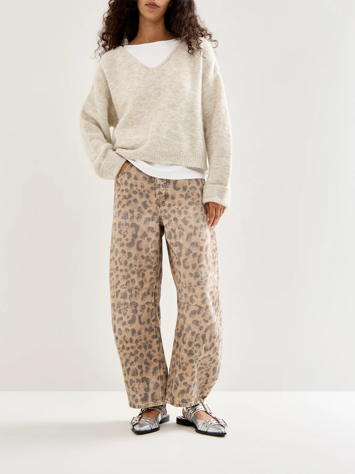 East V Neck Knit Jumper - Image 2
