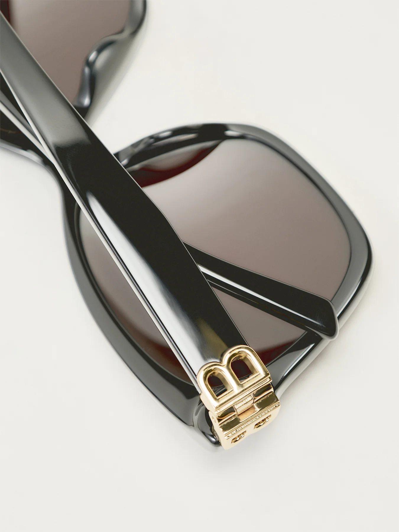 BB0102SA Square Butterfly Logo Arm Sunglasses - Image 4