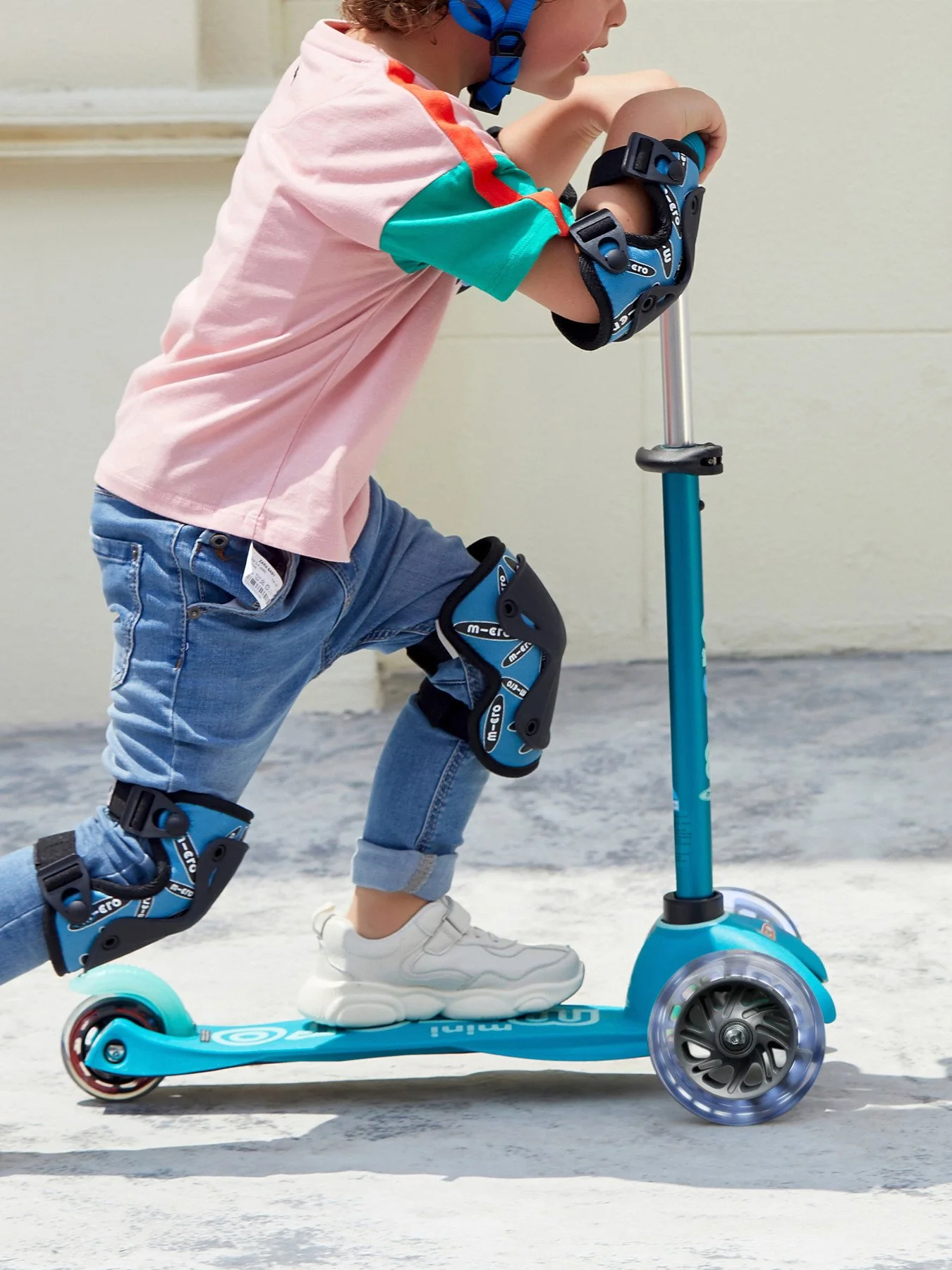 Blue Complete Scooter Bundle (Scooter, Helmet, Bell, Pull and Carry) - Image 7