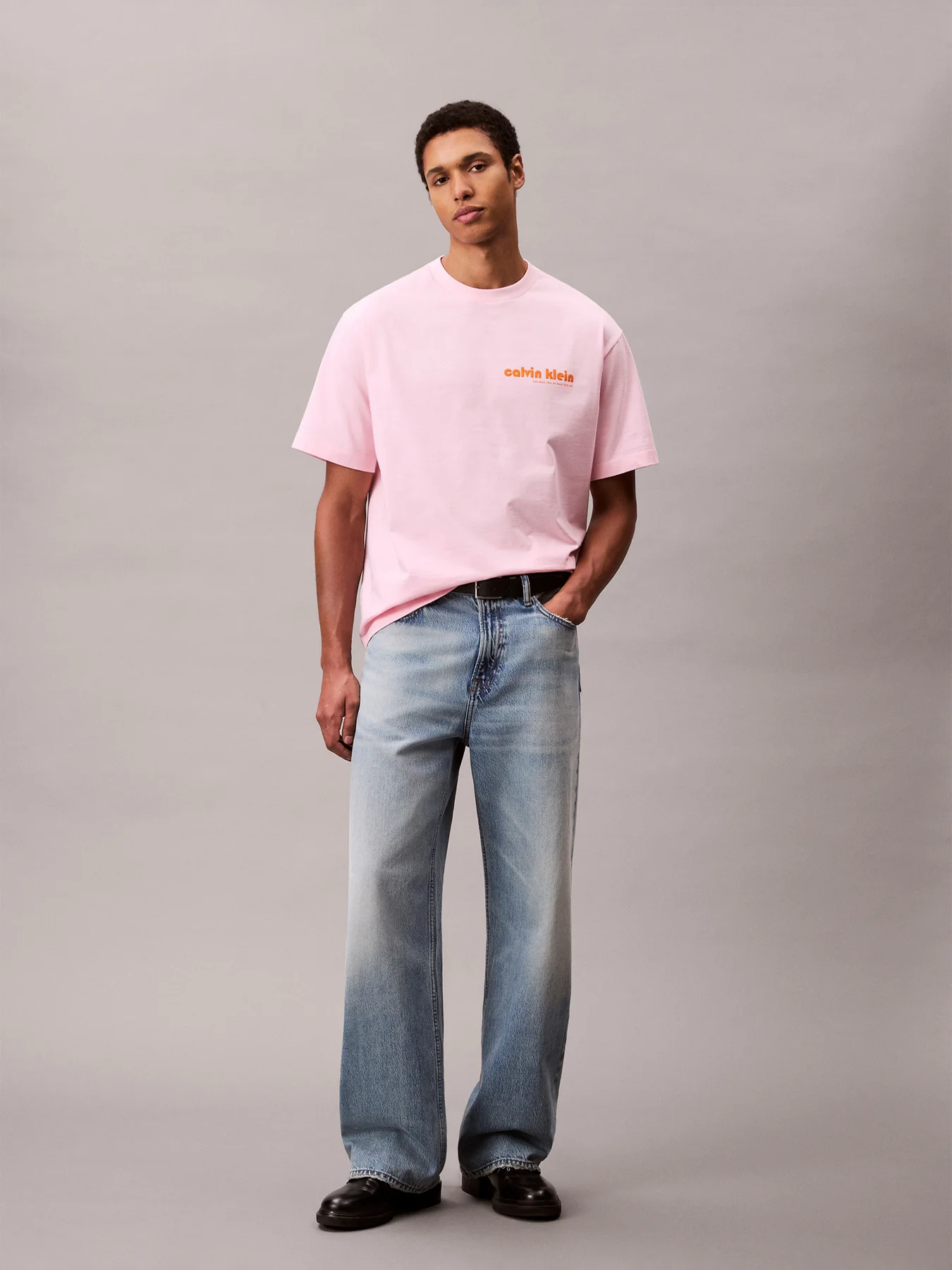 Logo Script Graphic Relaxed T-Shirt - Image 9