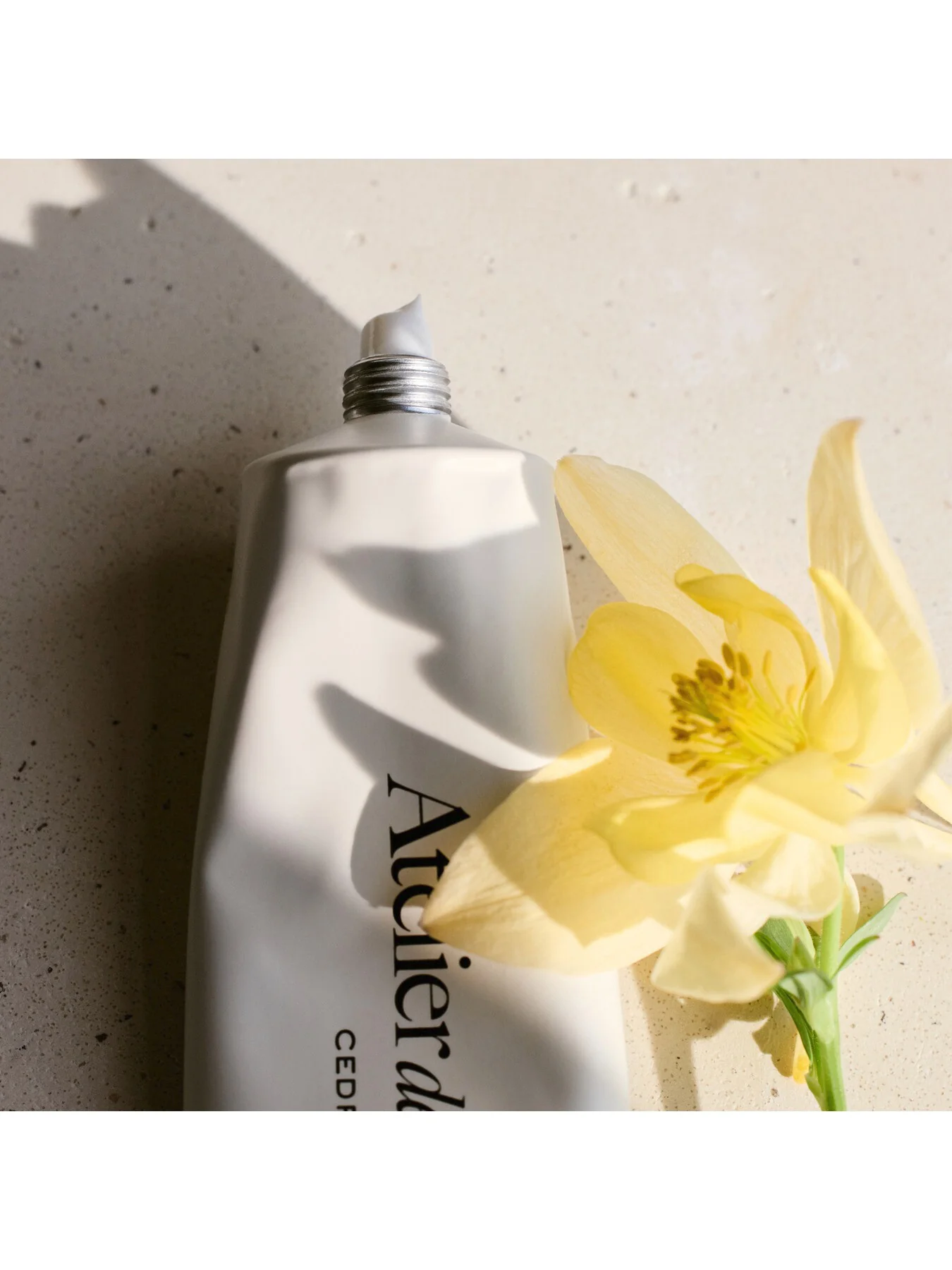 Chloé Atelier des Fleurs Magnolia Alba Hand Cream 50ml - Image 2