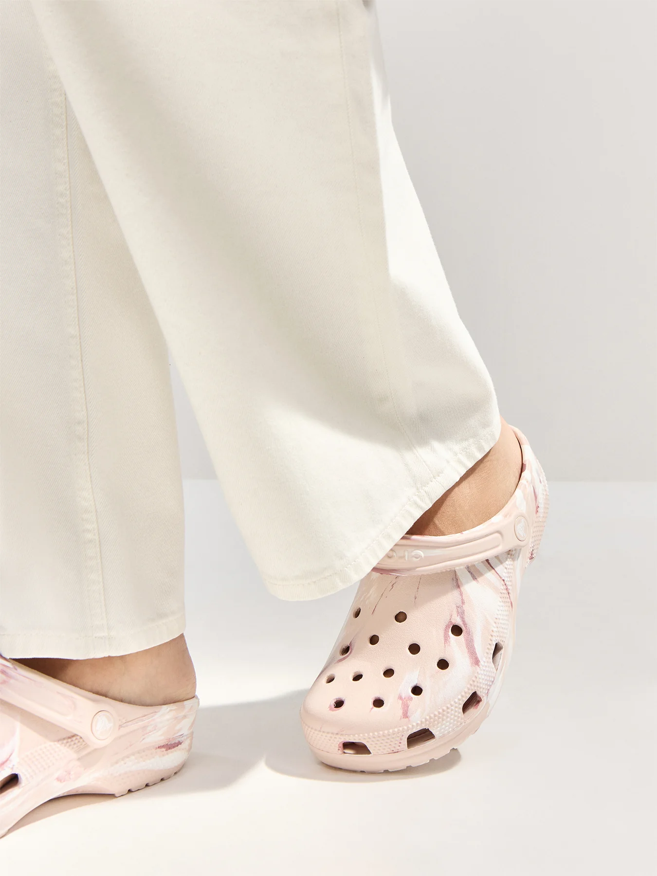 Classic Marbled Clog - Image 2