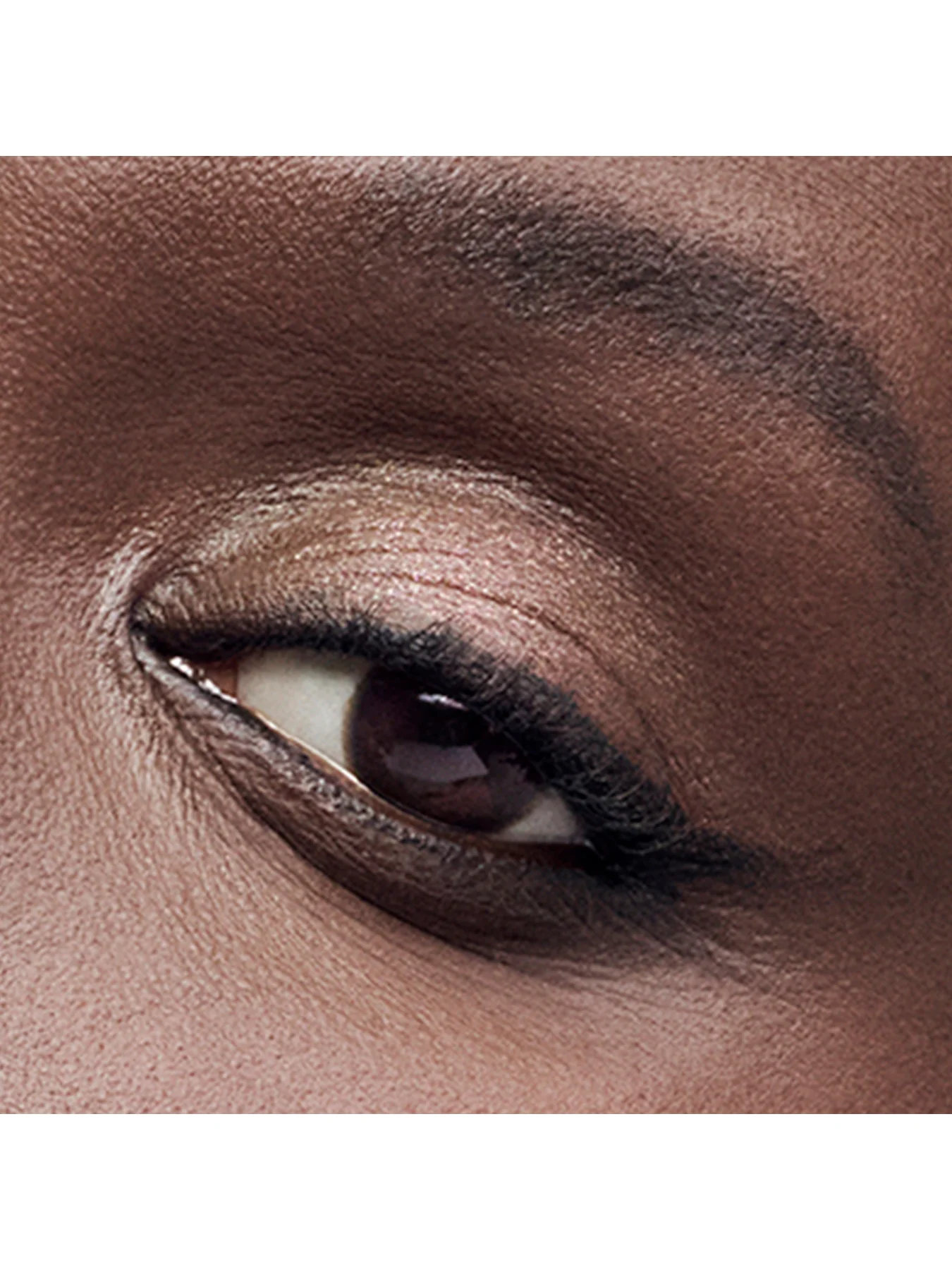 The Essential Eyeshadow Quad - Image 14
