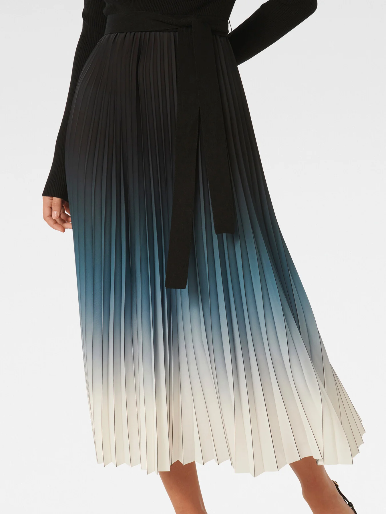 Harmony Ombre Pleated Midi Dress - Image 4