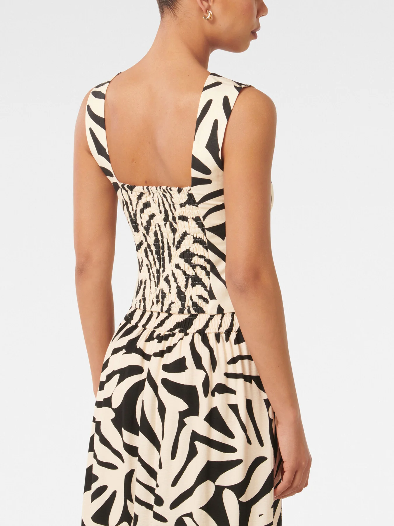 Kinsley Square Neck Fitted Tank Top - Image 3