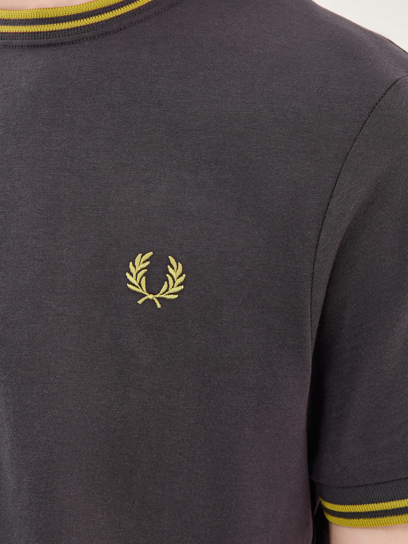 Twin Tipped T-Shirt Black - Image 3