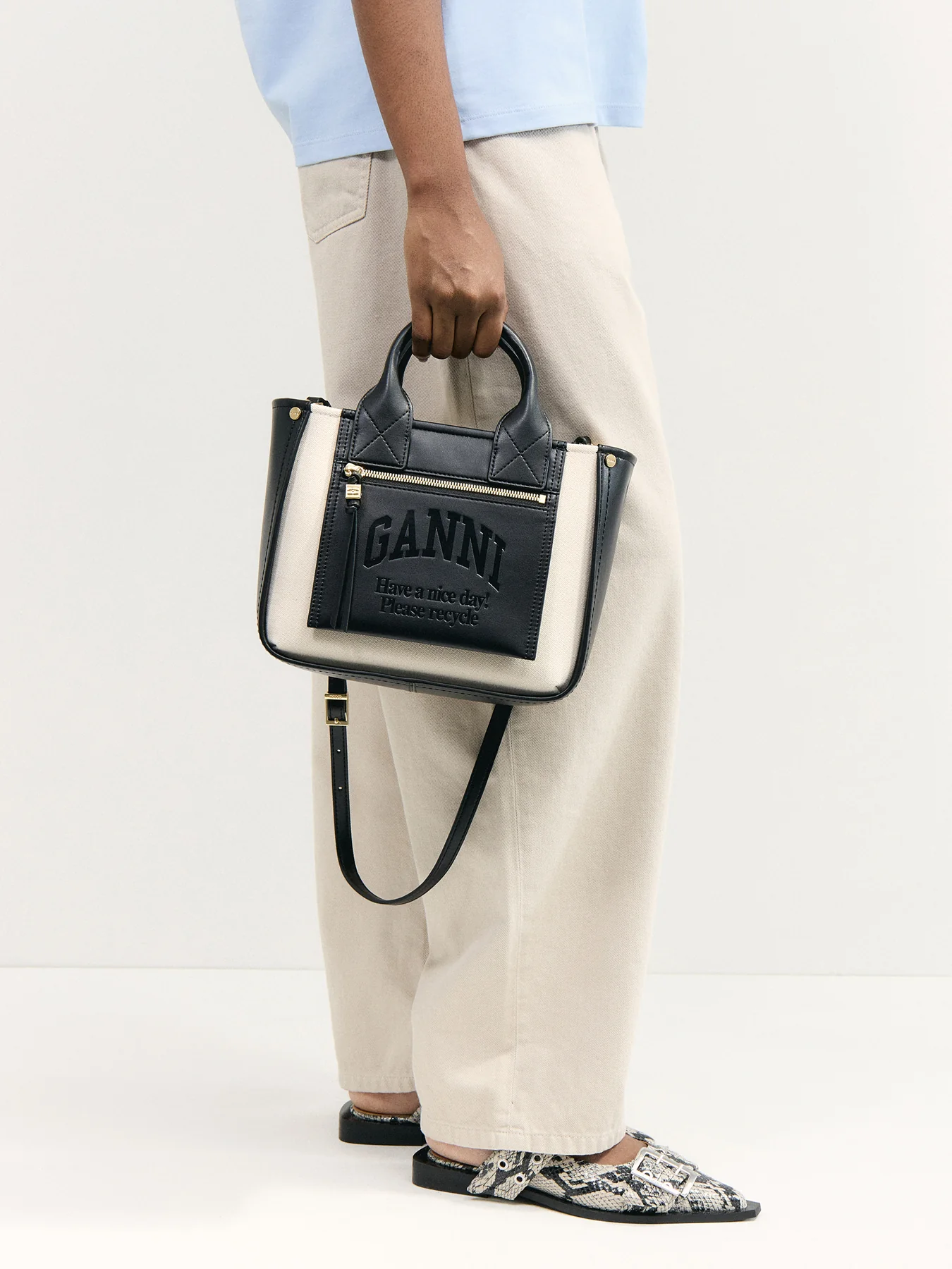 Small Pocket Tote Canvas - Image 2