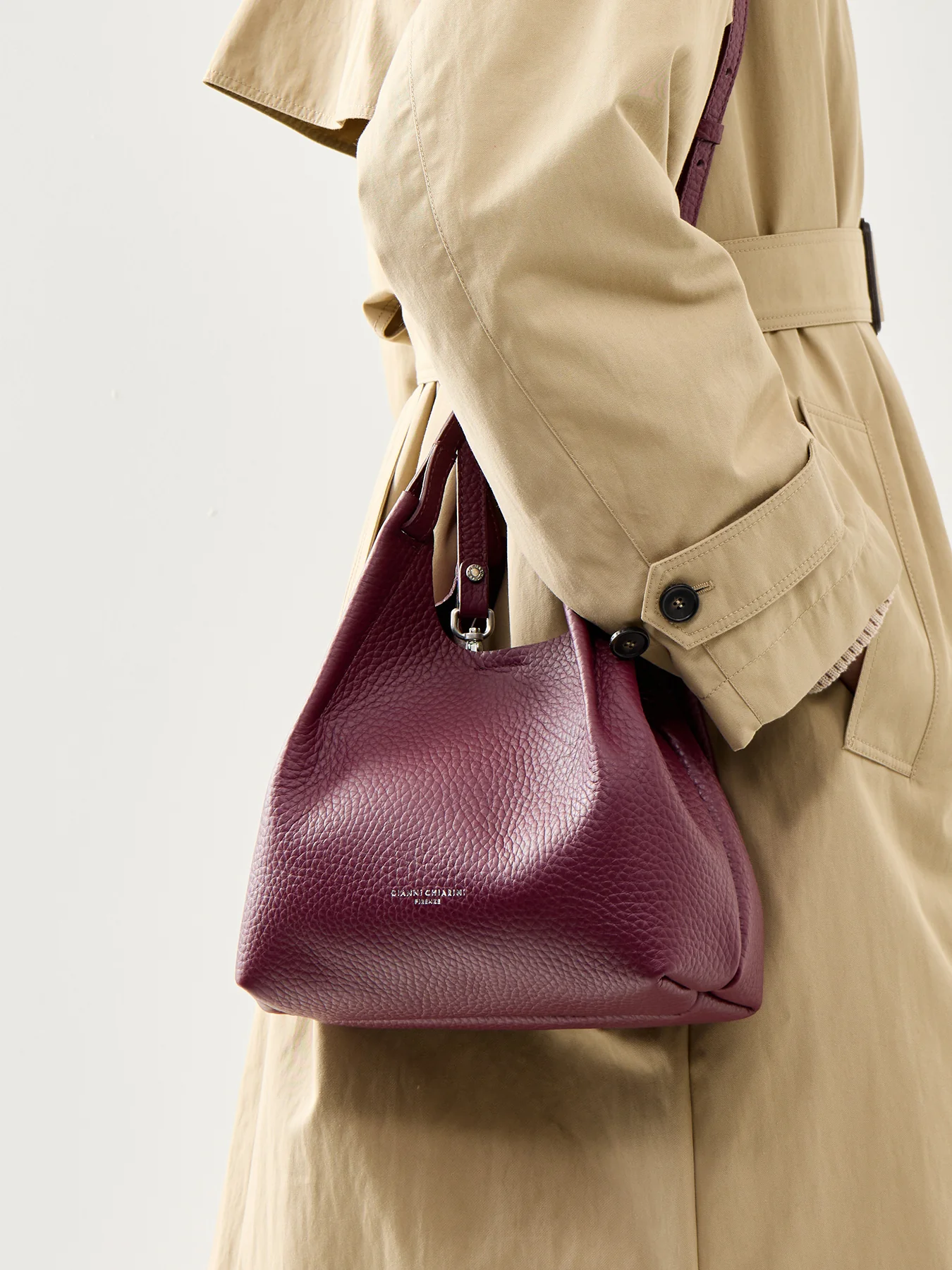 Dua Medium Leather Crossbody Bag Berry Wine - Image 2