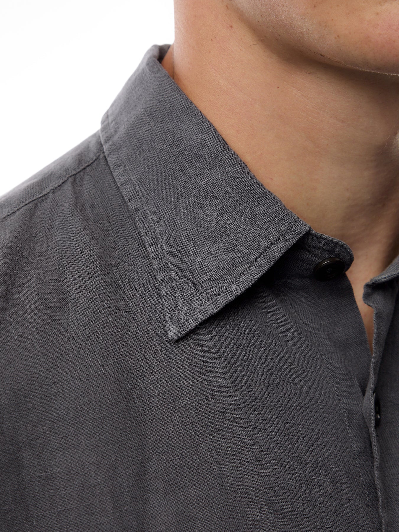 Two Pocket Linen Play Pat Woven Shirt - Image 3