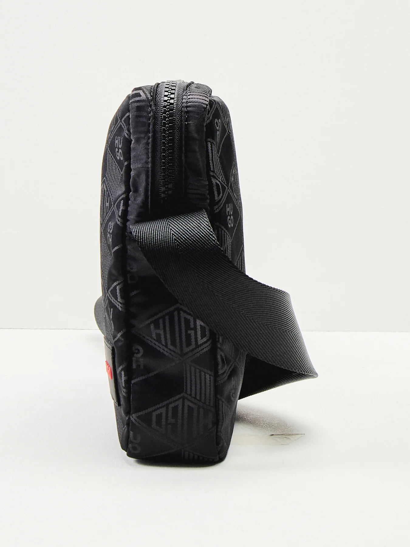 Ethon Zip bag - Image 4