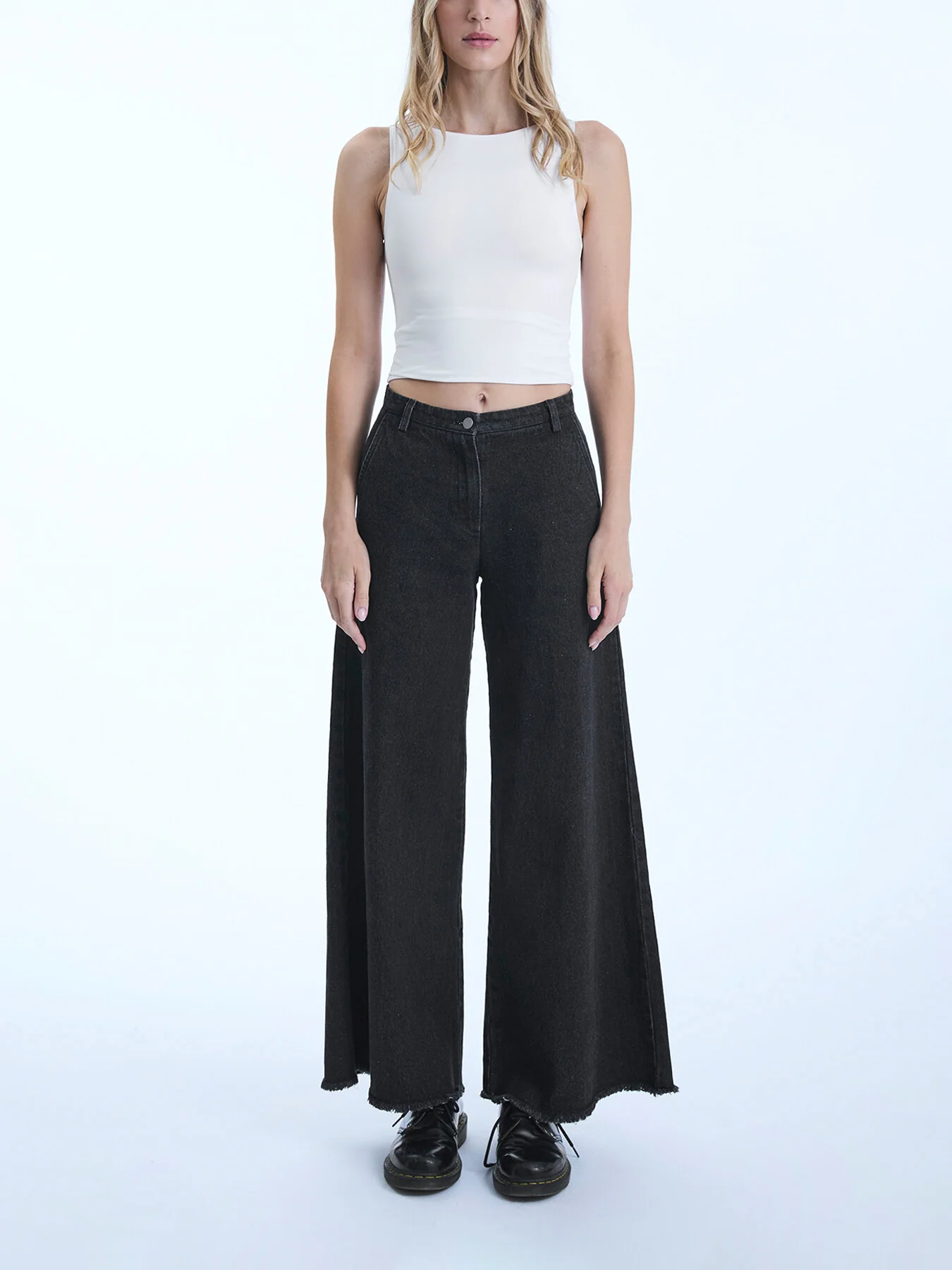 Frayed Jeans - Image 2