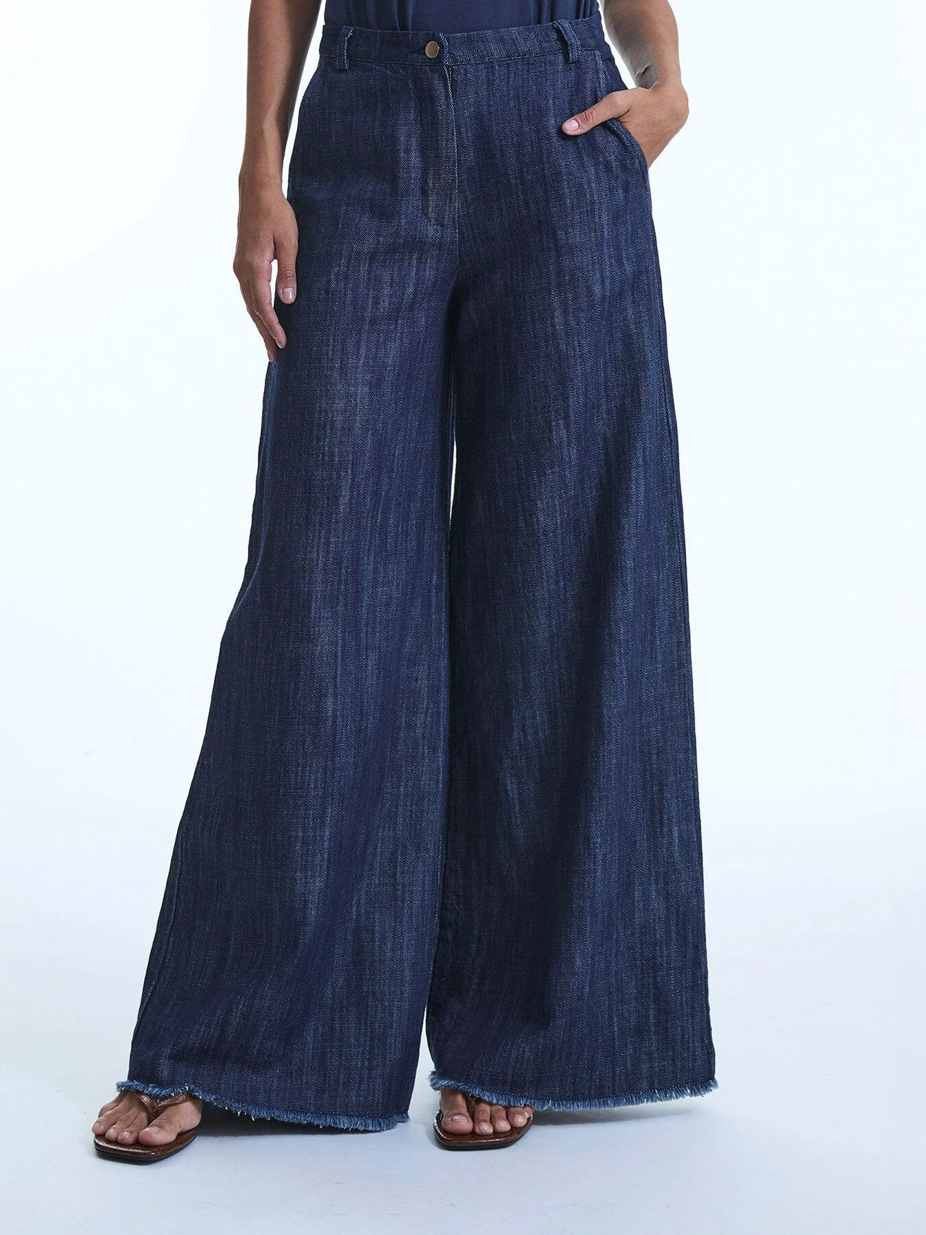 Frayed Jeans - Image 3