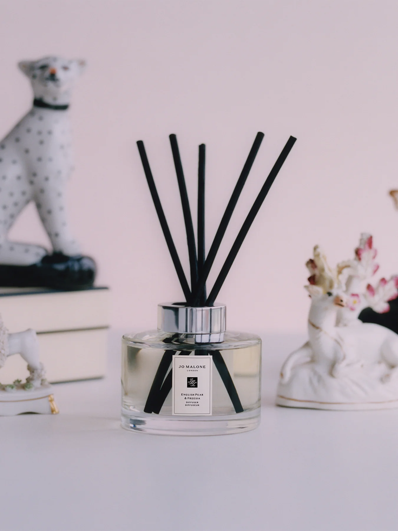 English Pear & Freesia Diffuser Refill - Image 3