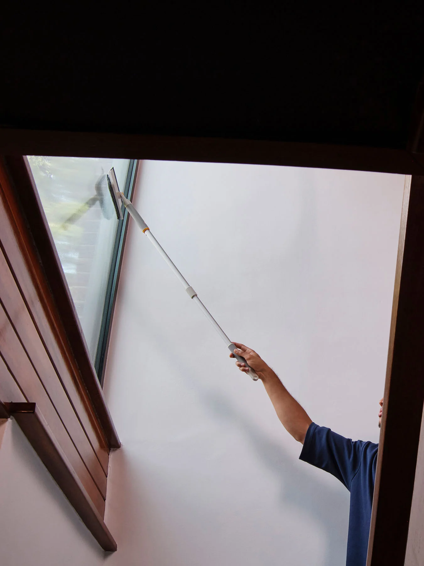 CleanTech 2-in-1 Glass Cleaning Squeegee - Image 4