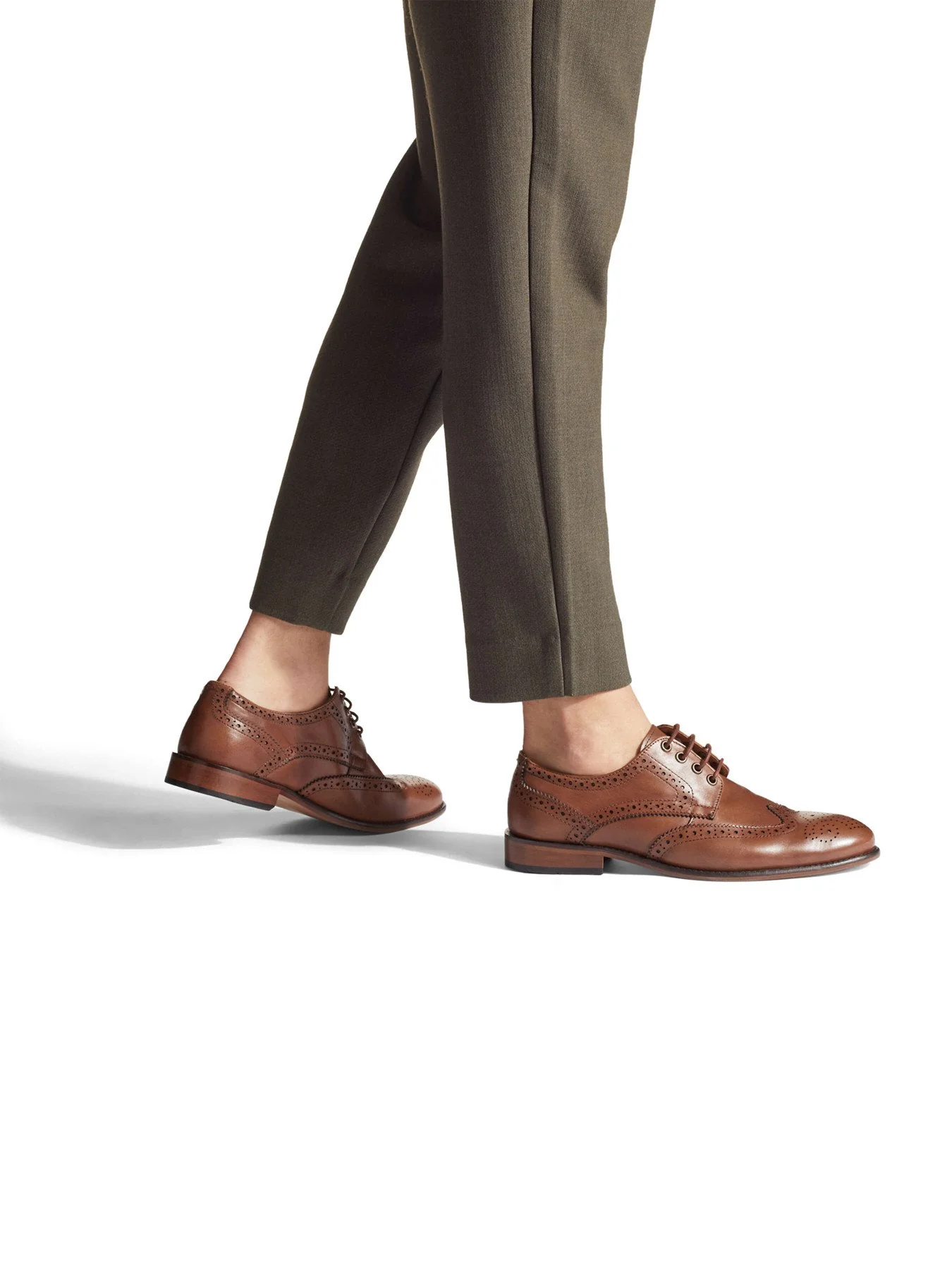 TanCONNOR - Image 5