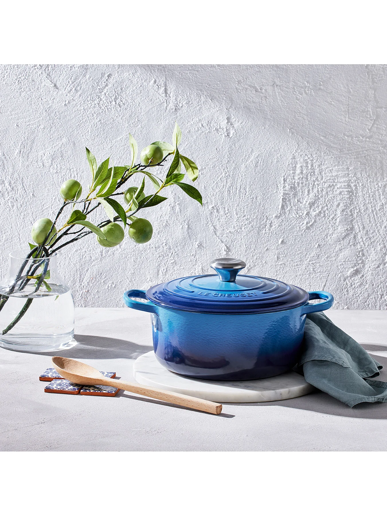 Cast Iron Round Casserole 28cm - Image 2
