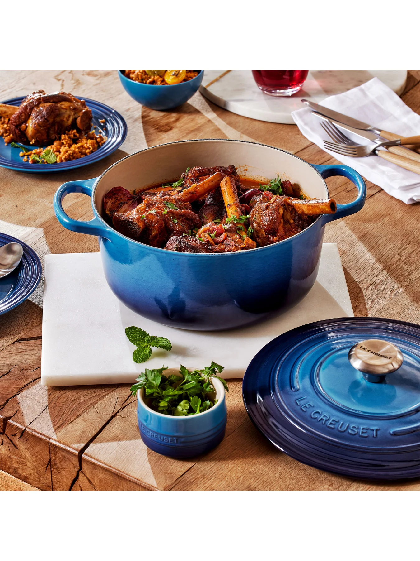 Cast Iron Round Casserole 28cm - Image 3