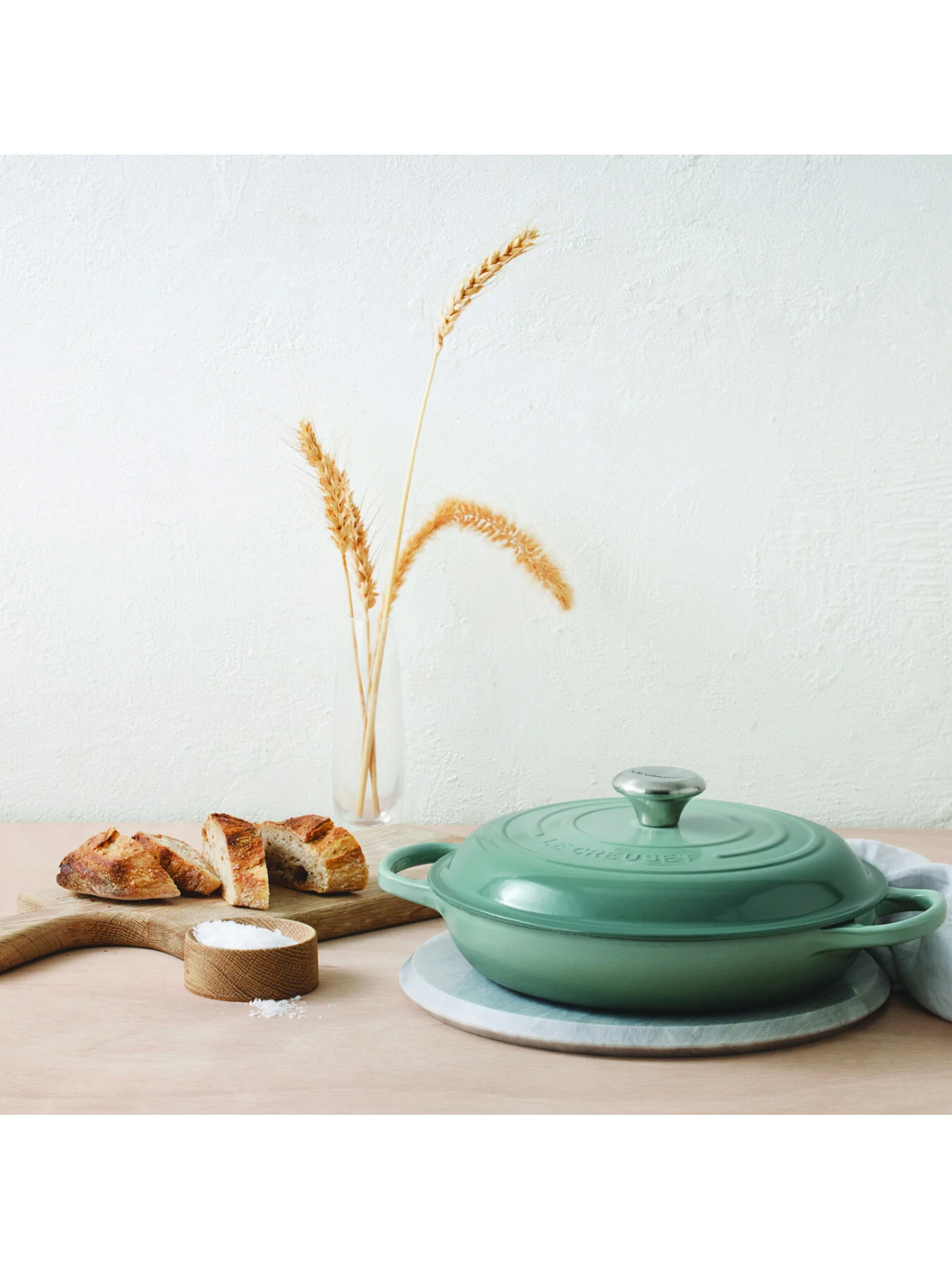Cast Iron Shallow Casserole 30cm - Image 7