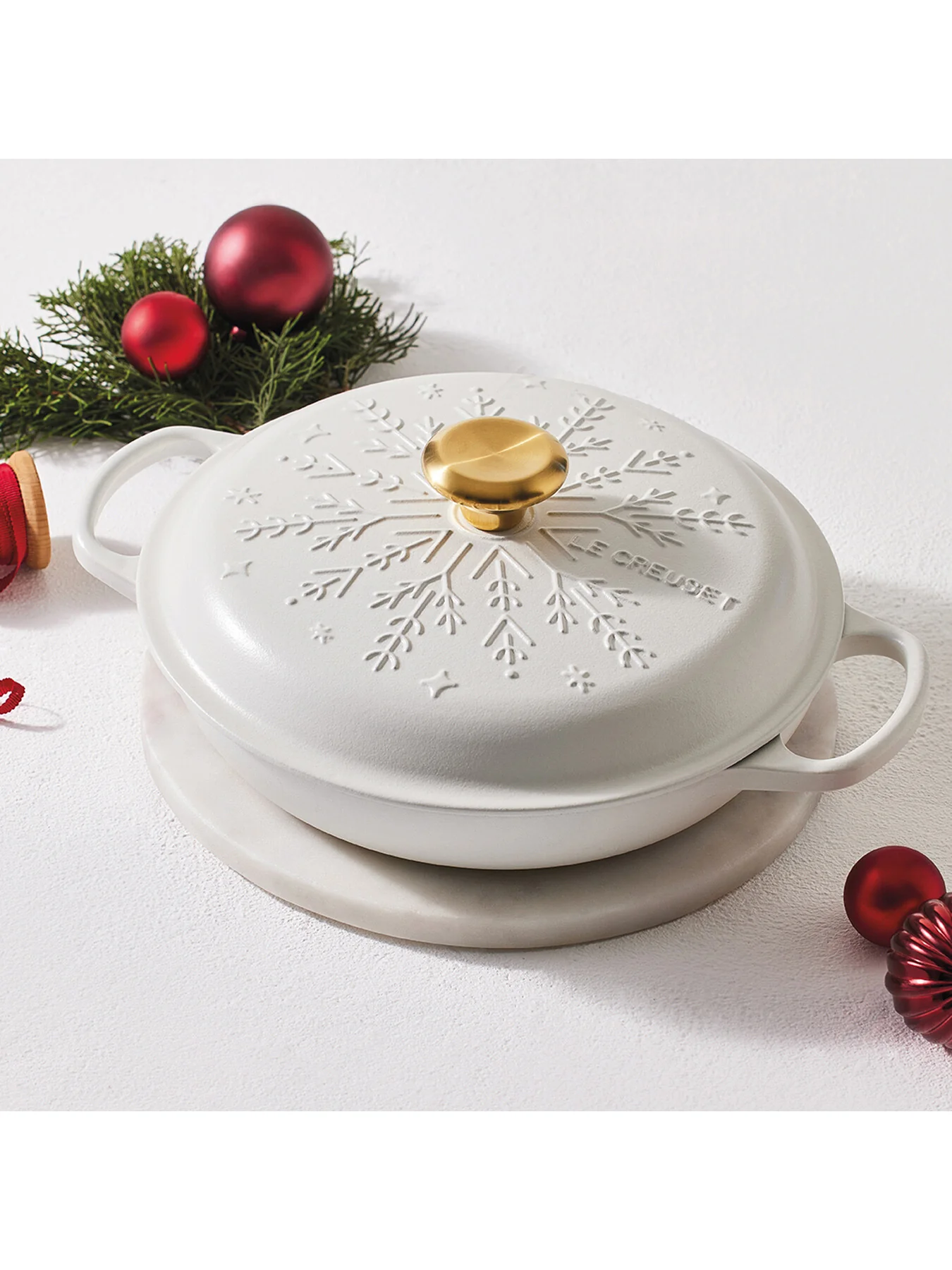 Cast Iron Shallow Casserole Snowflake Relief - Image 6