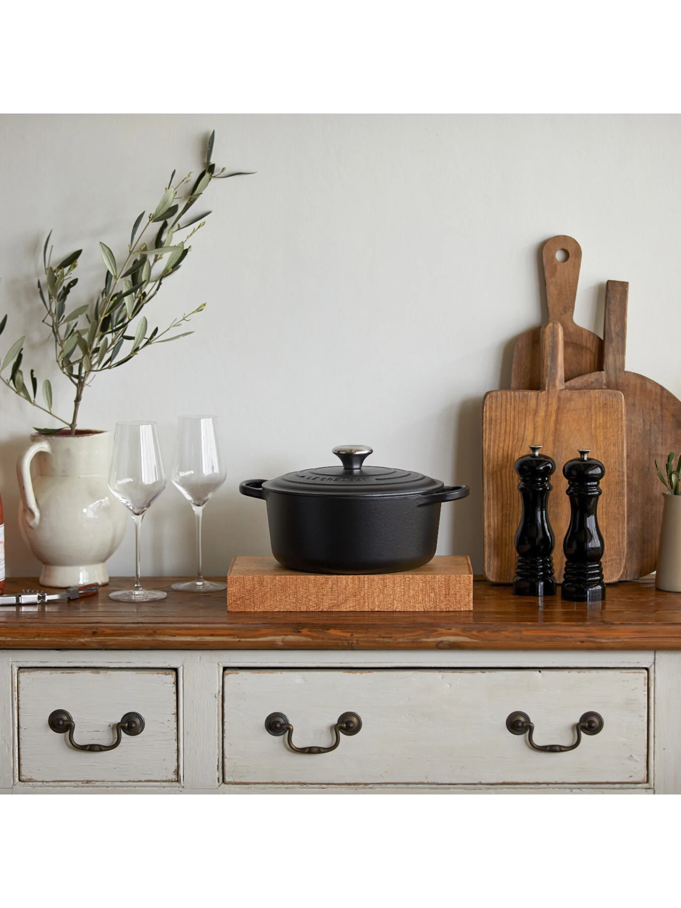 Round Casserole Dish Satin Black 24cm - Image 5