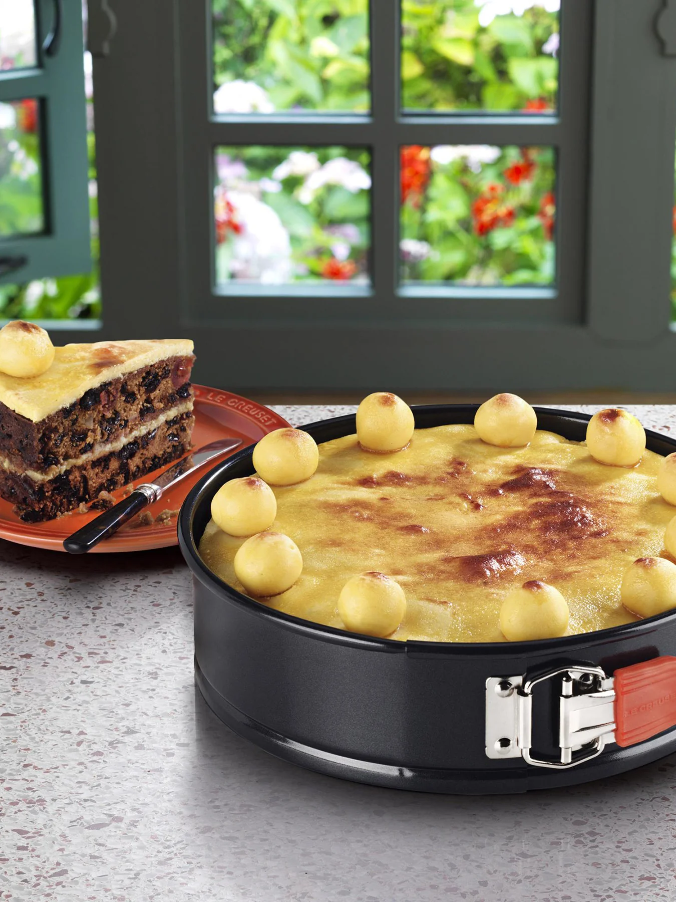 Springform Round Cake Tin 24cm - Image 4