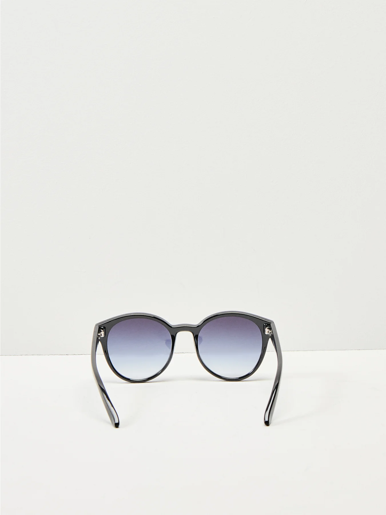 Paramount Sunglasses - Image 2