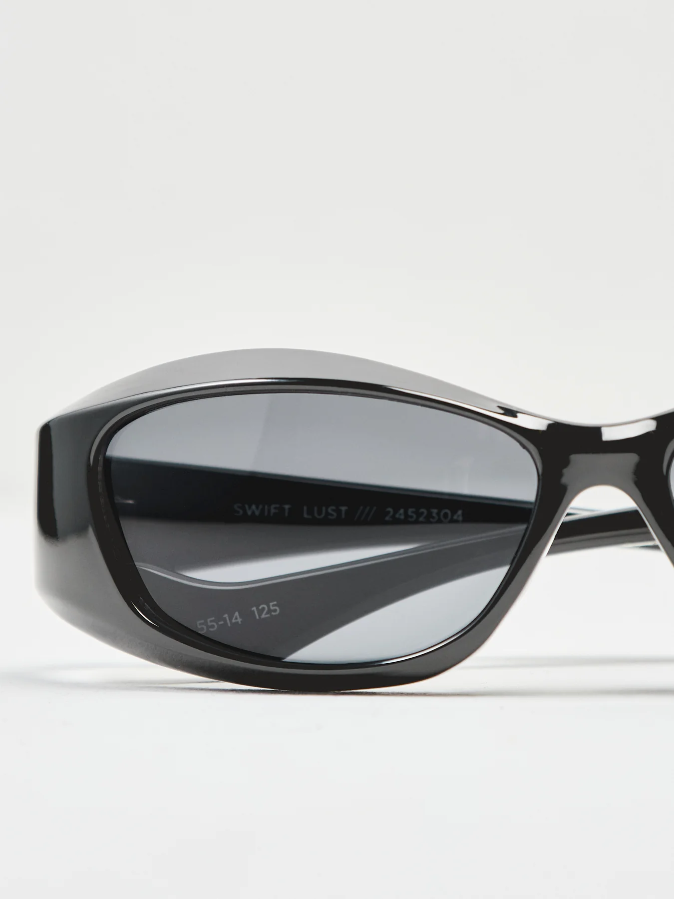Swift Lust Sunglasses - Image 3