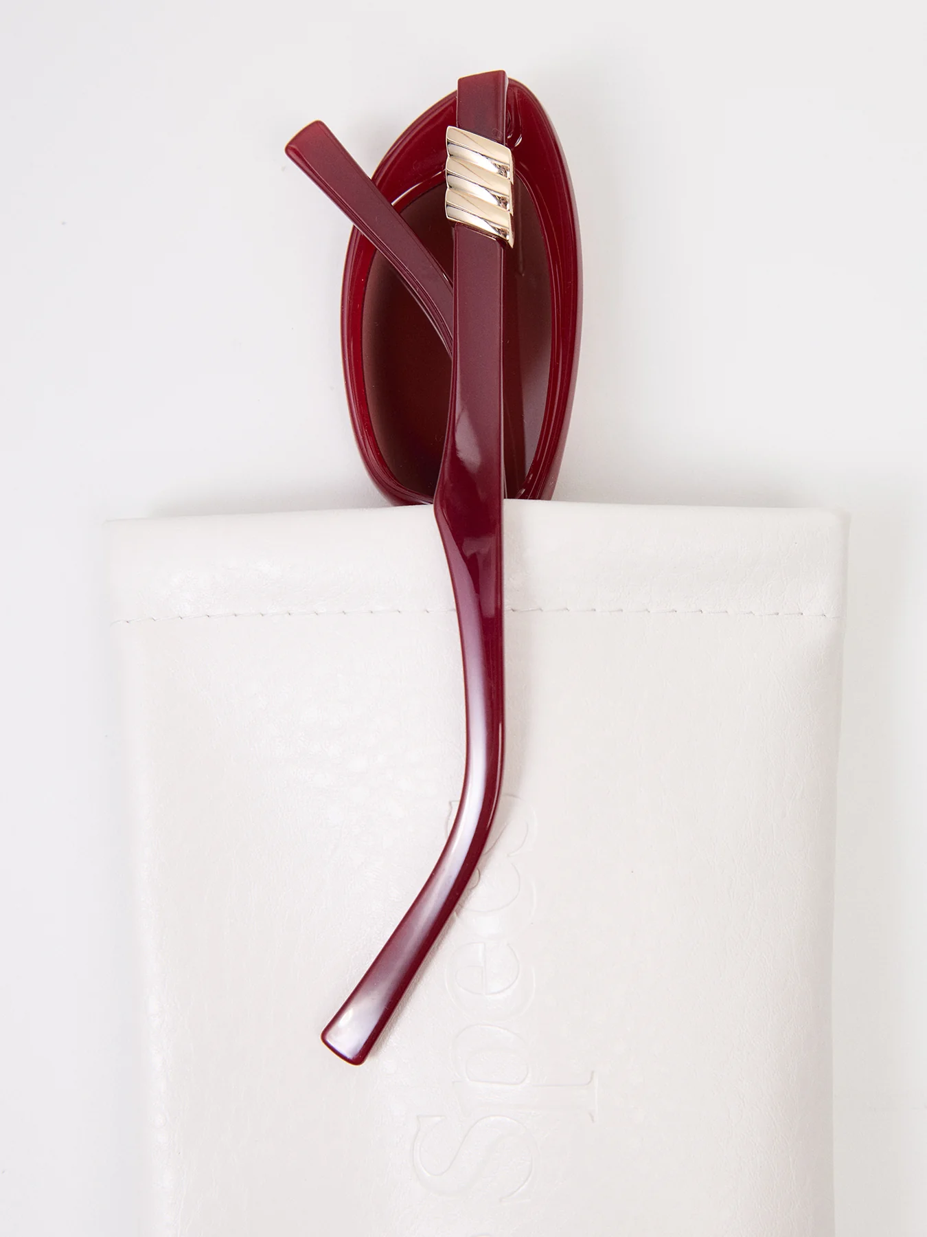 The Whisperer Garnet Rose - Image 5