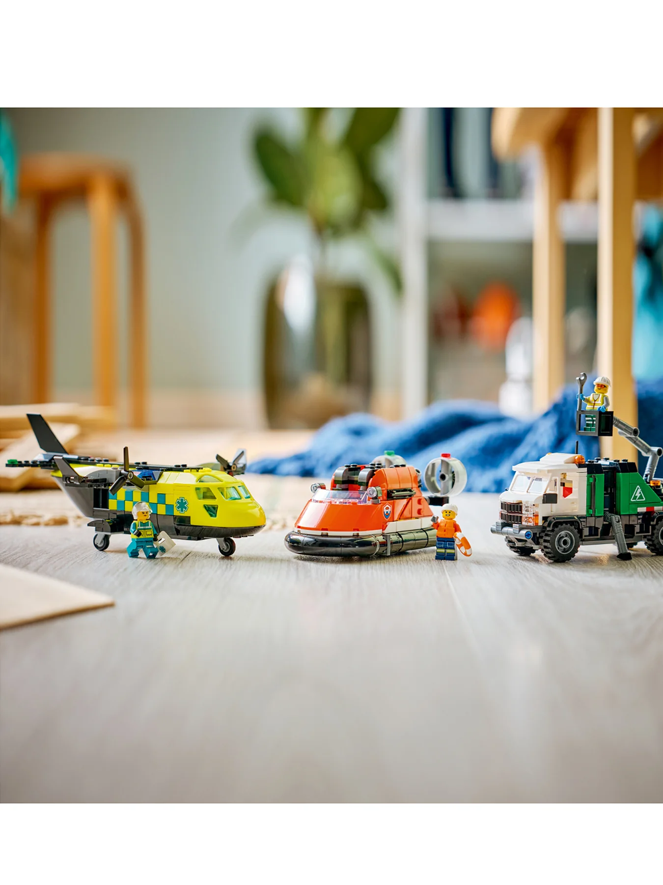 City Airplane Service Truck and Hovercraft Set 60505 - Image 3