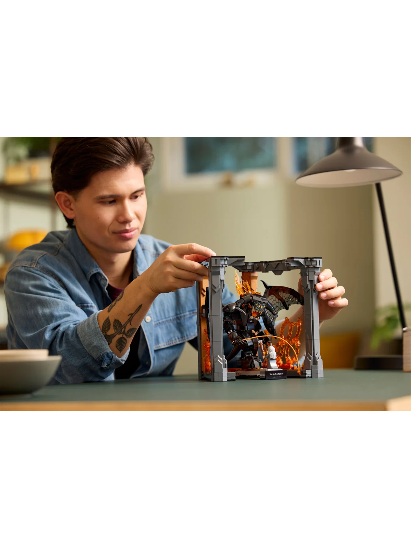 The Lord of the Rings: Balrog™ Book Nook 10367 - Image 3