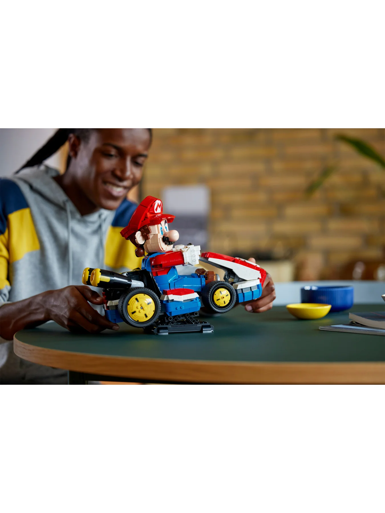LEGO Mario Kart – Mario & Standard Kart Set 72037 - Image 3