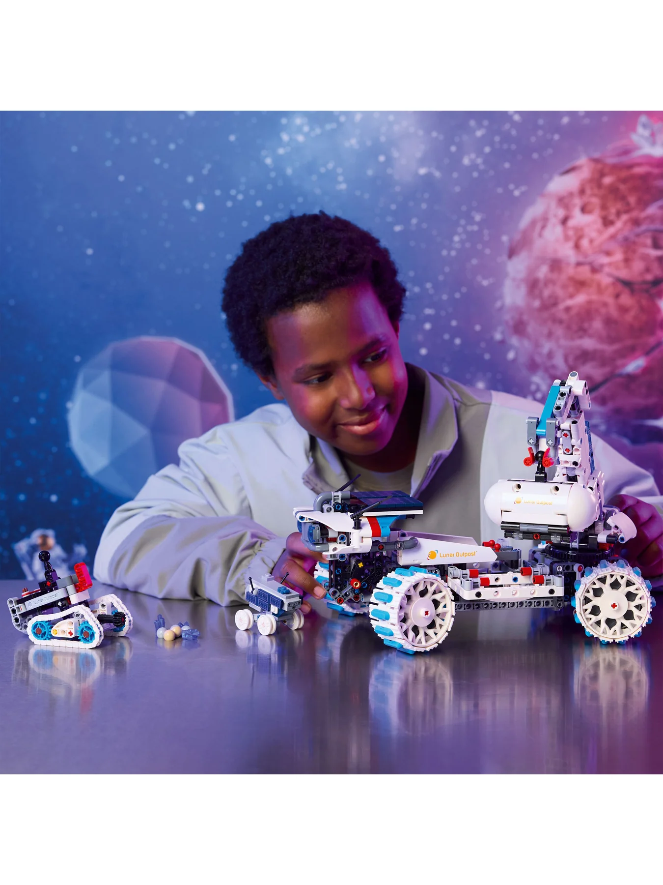 LEGO Technic Lunar Outpost Moon Rover Space Vehicle 42211 - Image 3