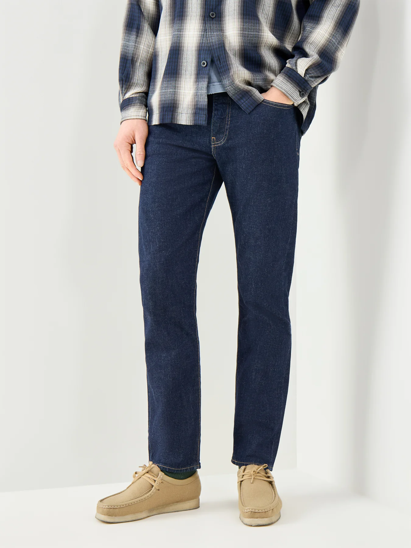 502 Regular Taper Fit Jeans - Image 4