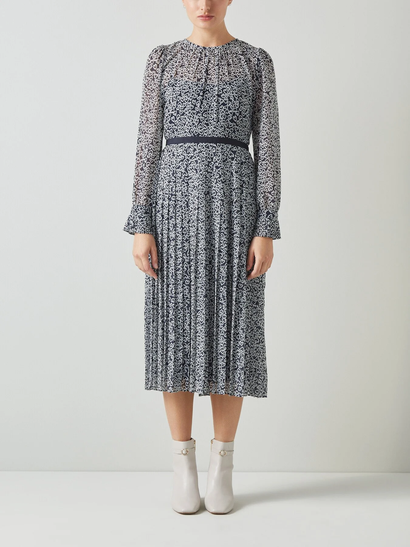 Estelle Navy And Cream Heart Print Pleated Dress - Image 2