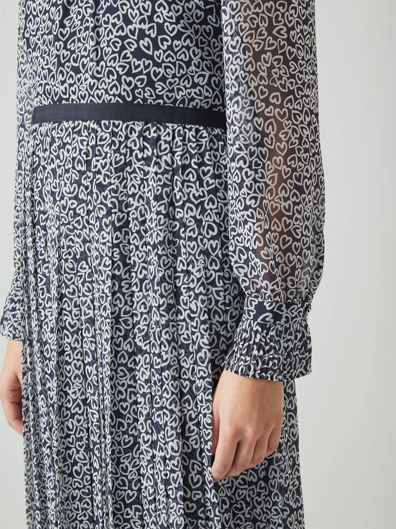 Estelle Navy And Cream Heart Print Pleated Dress - Image 4