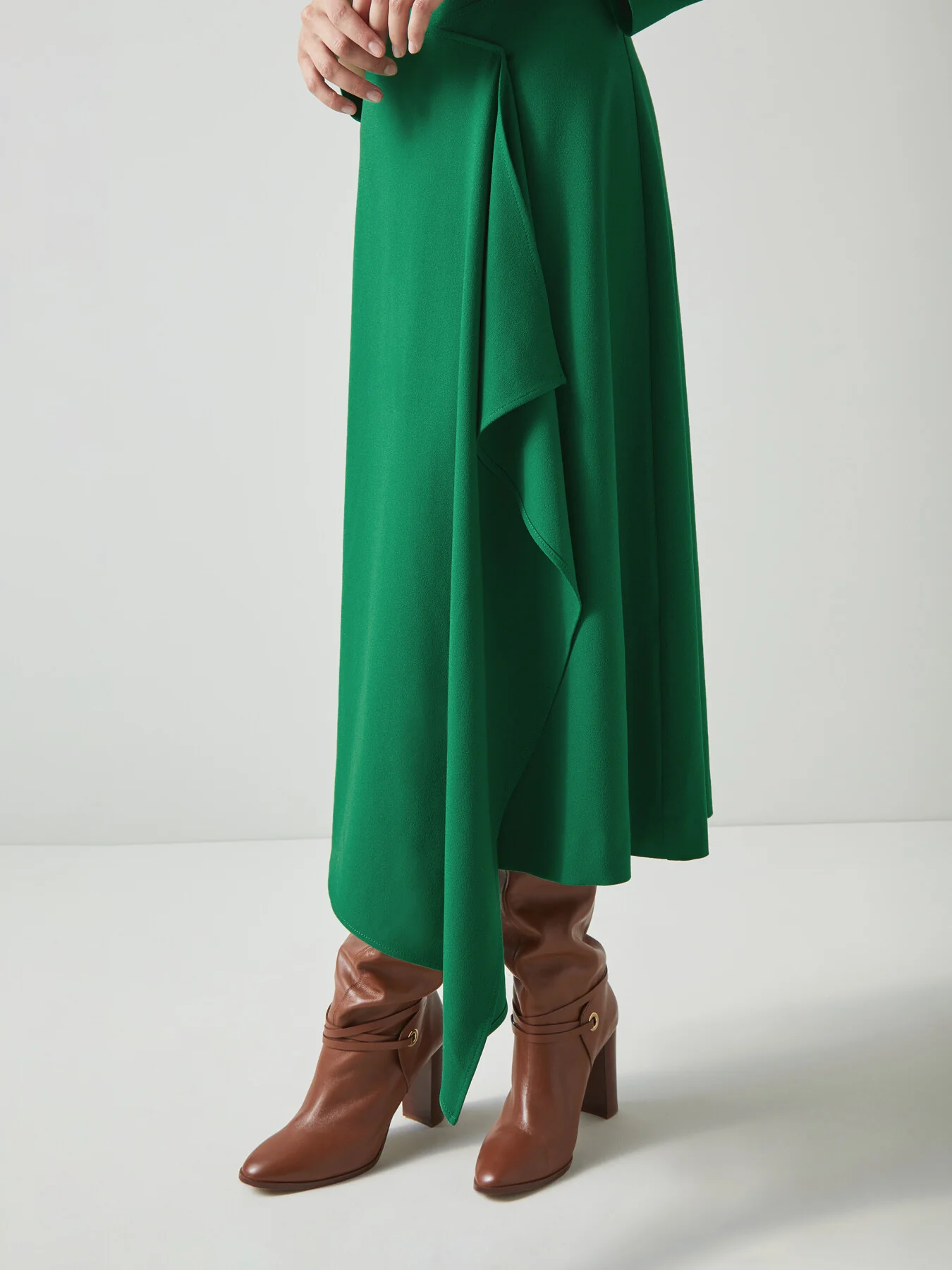 Le Green Crepe Fit And Flare Dress - Image 5
