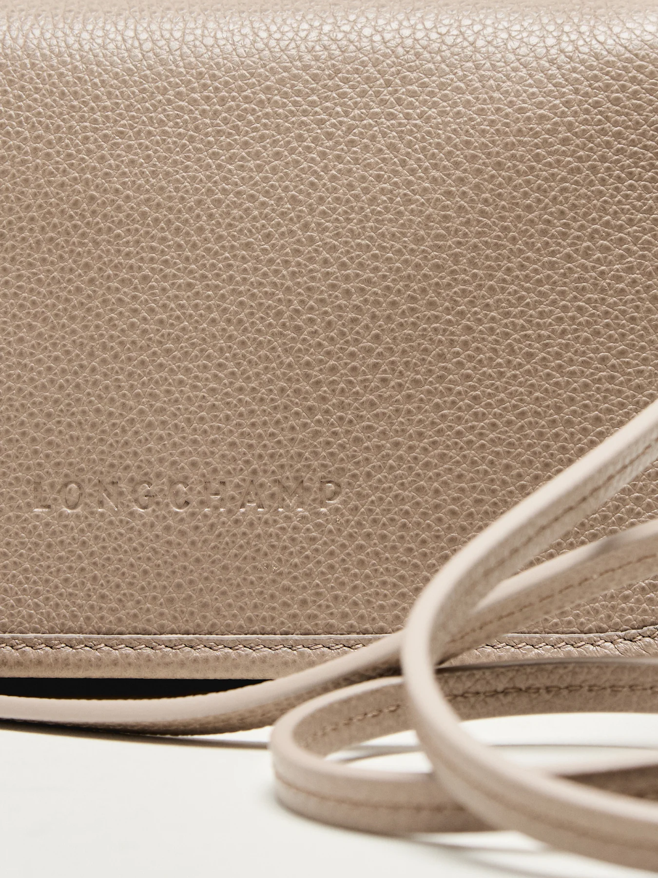 Le Foulonne Wallet on chain - Image 5
