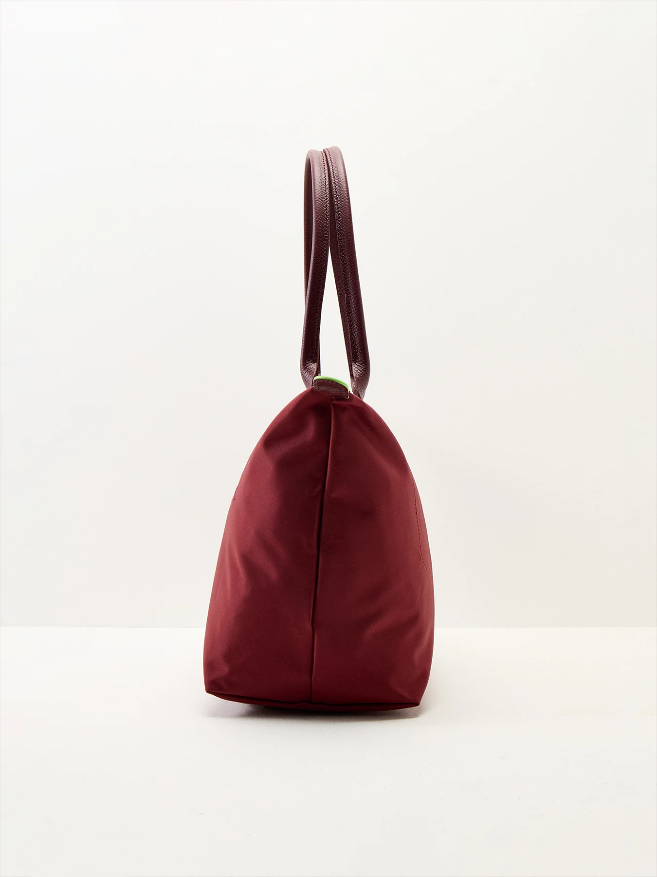 Le Pliage Green Medium Tote Bag Pomegranate Recycled - Image 4