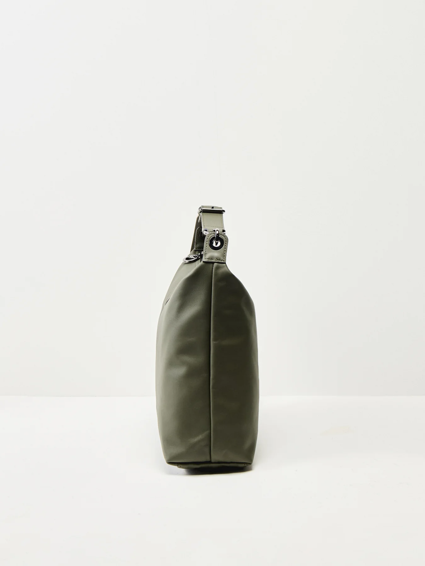 Le Pliage Extra Large Hobo Bag Fir Leather - Image 3