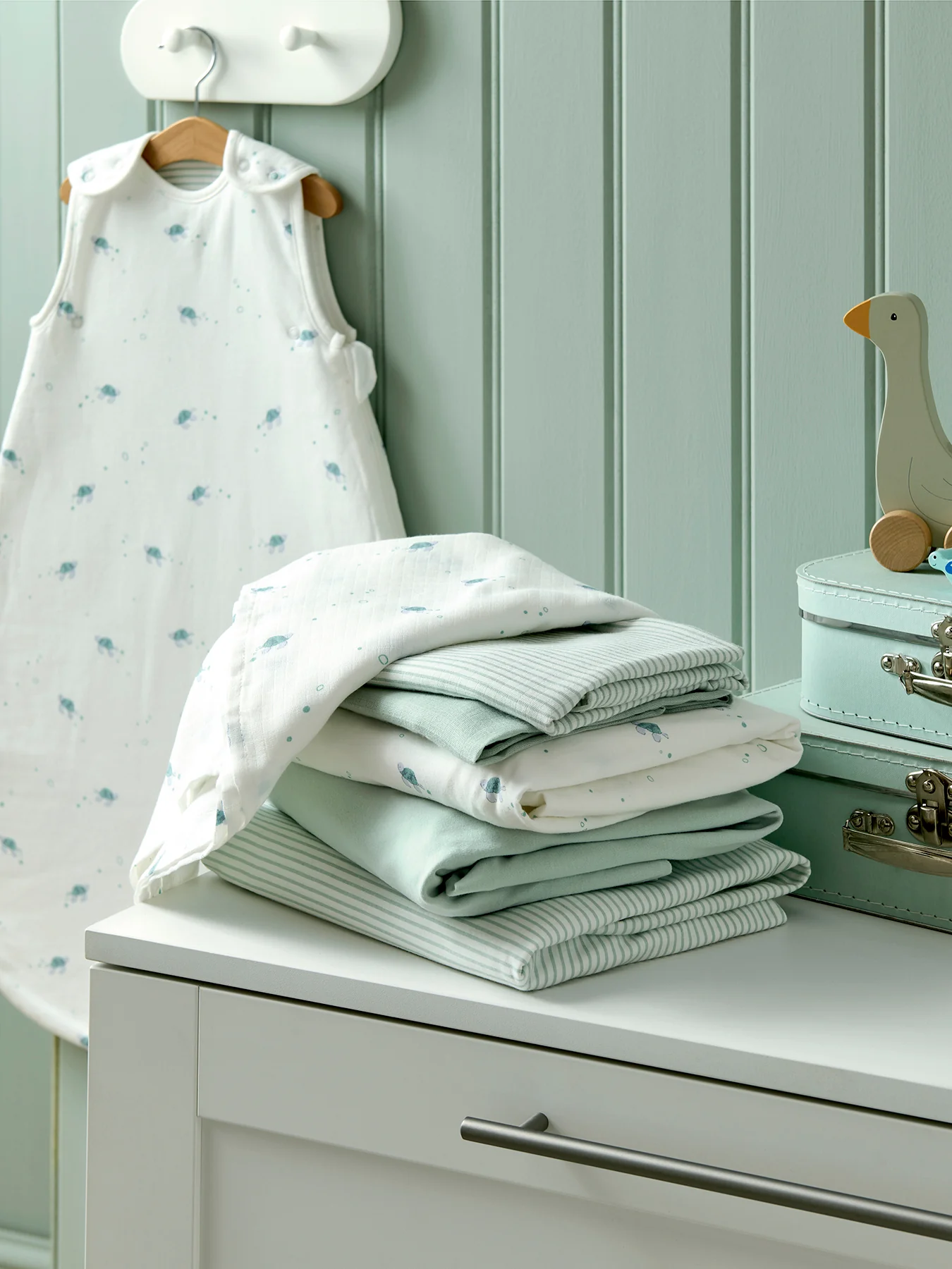 2 Cot Bed Fitted Sheets - Turtle - Image 3