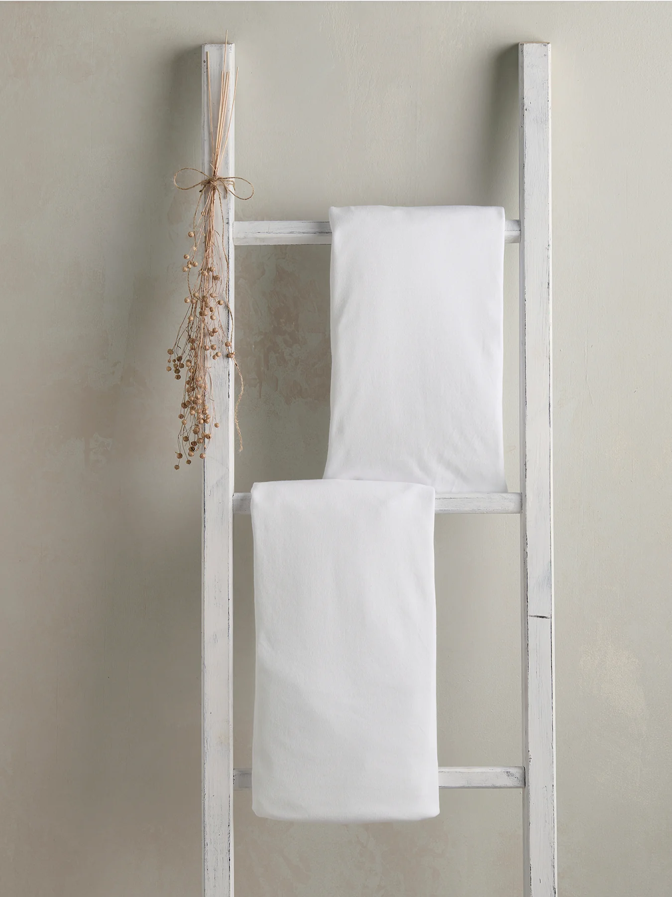 2 Cot Fitted White Sheets - Image 2