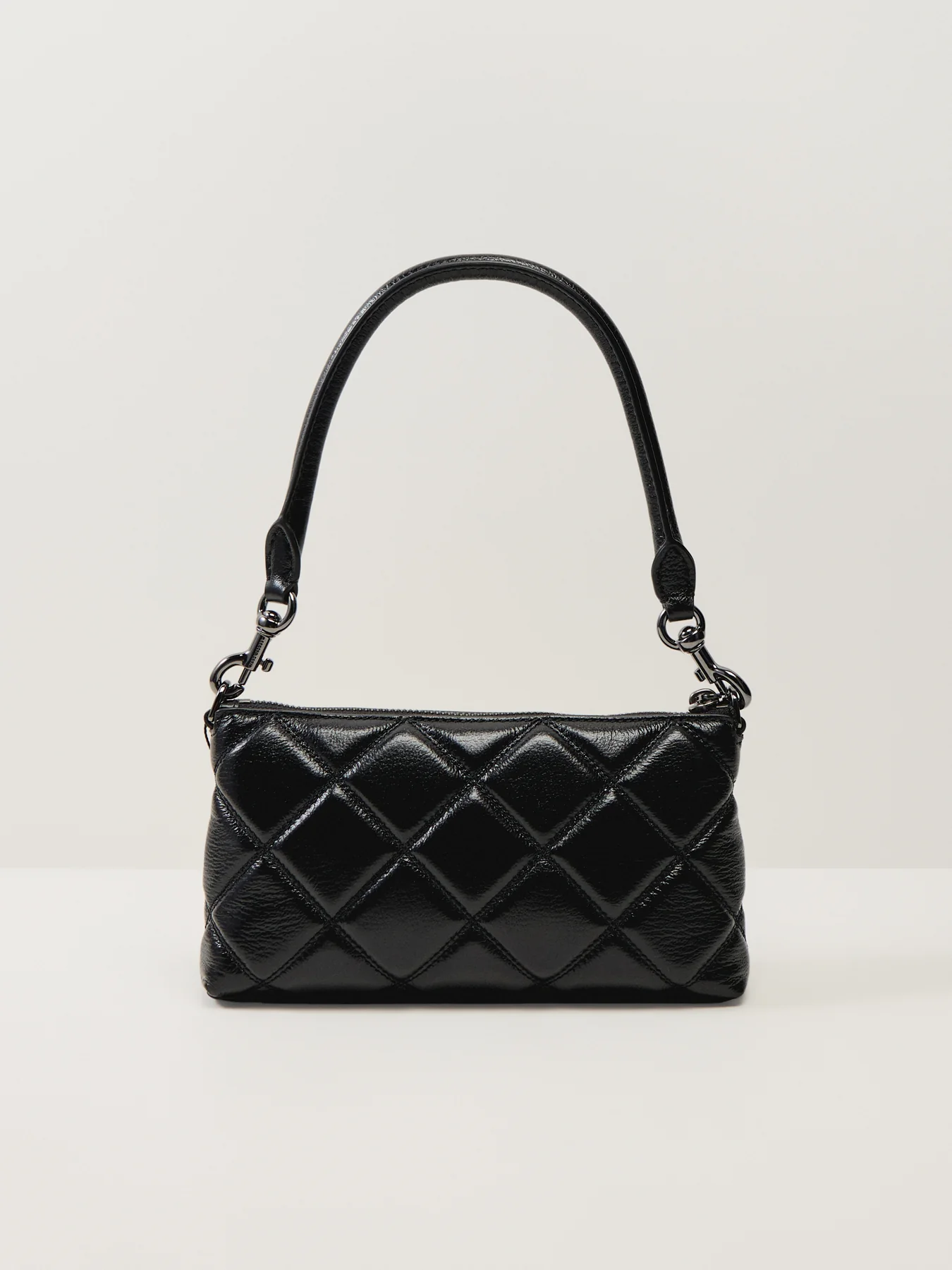 The Quilted Leather Pochette Black - Image 3