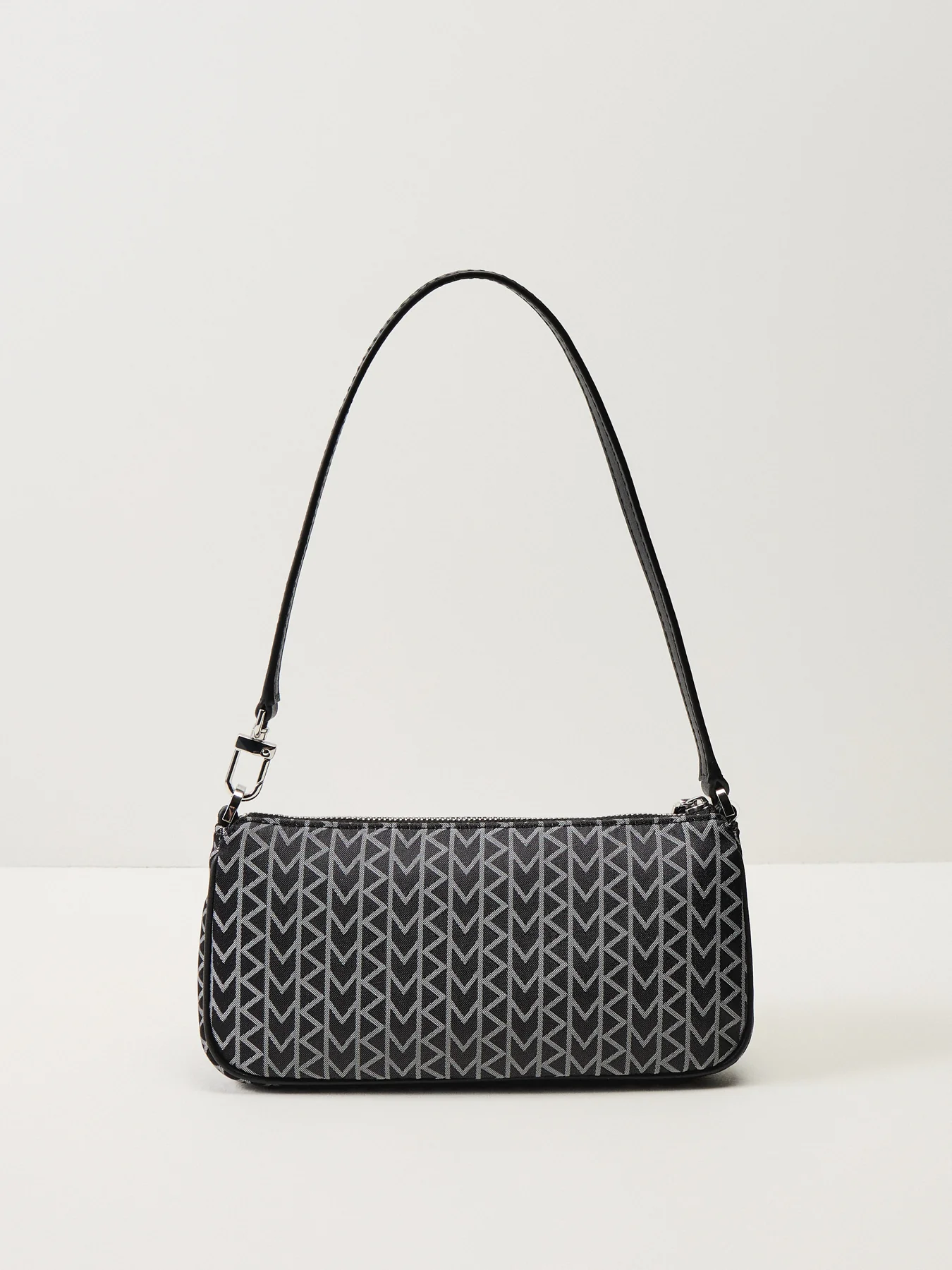 Zoe 2000 Signature Conv Pouchette - Image 3