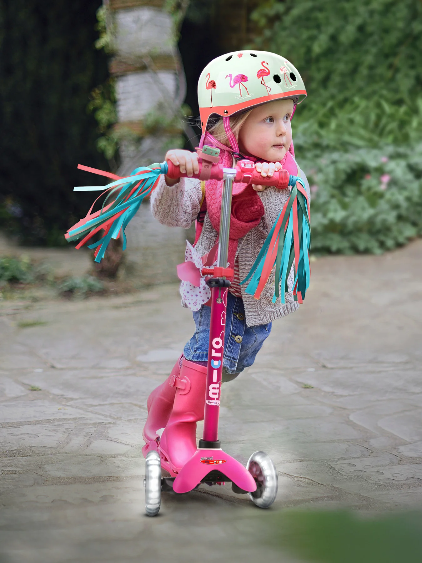 Mini Deluxe Scooter & Mermaid Helmet Bundle - Image 3