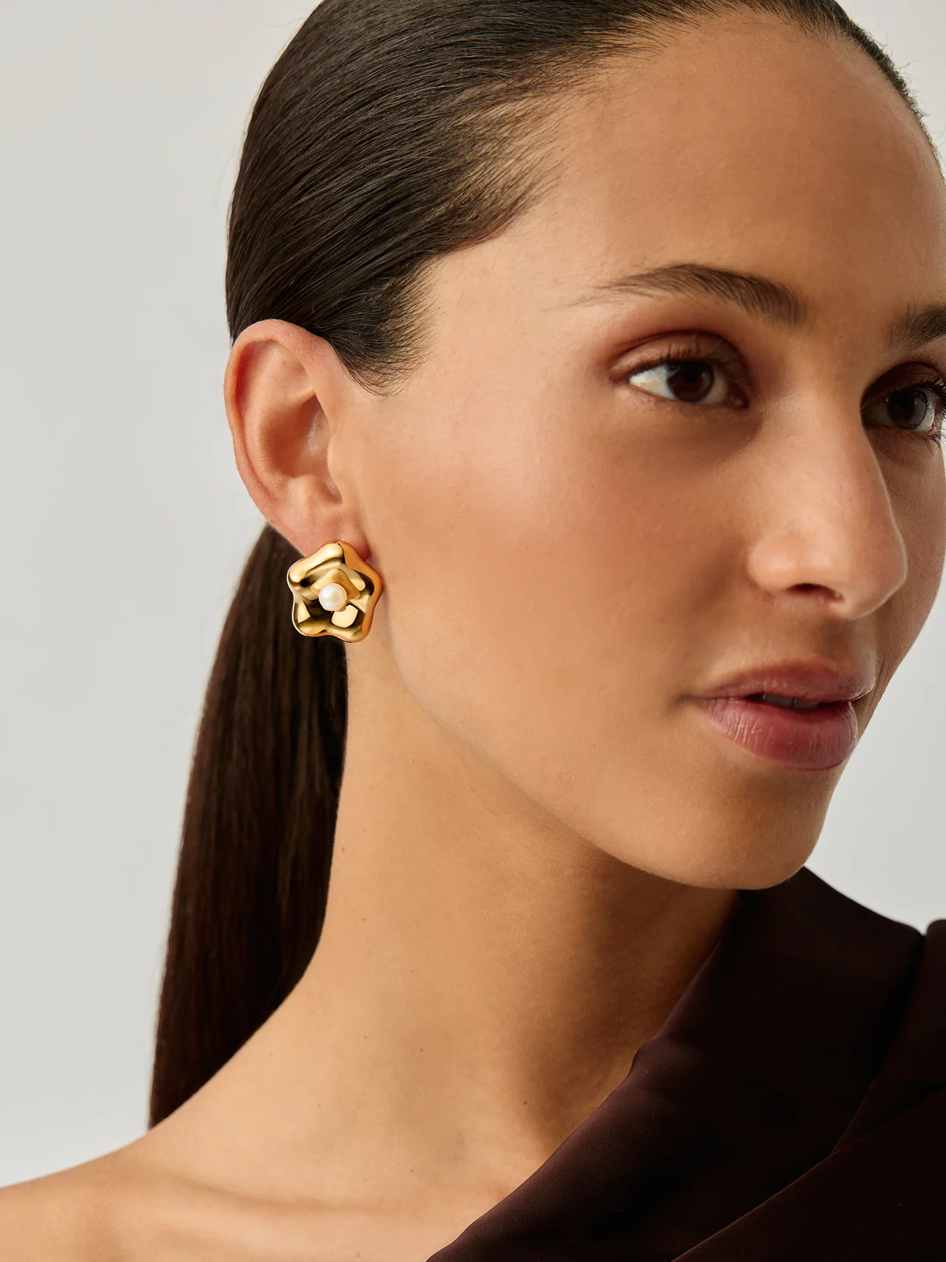 Eny Lee Parker Pearl Flower Studs - Image 2