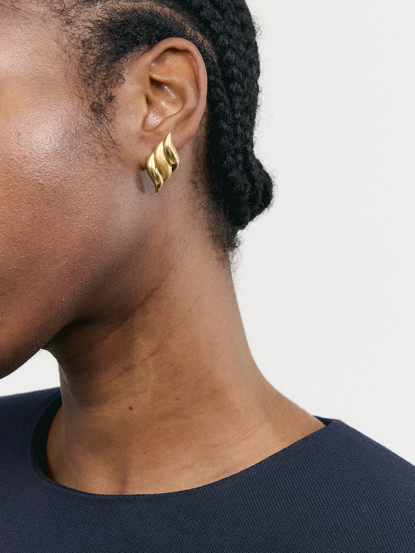 SAVI SIGNATURE OVERSIZED STUD EARRINGS - Image 2