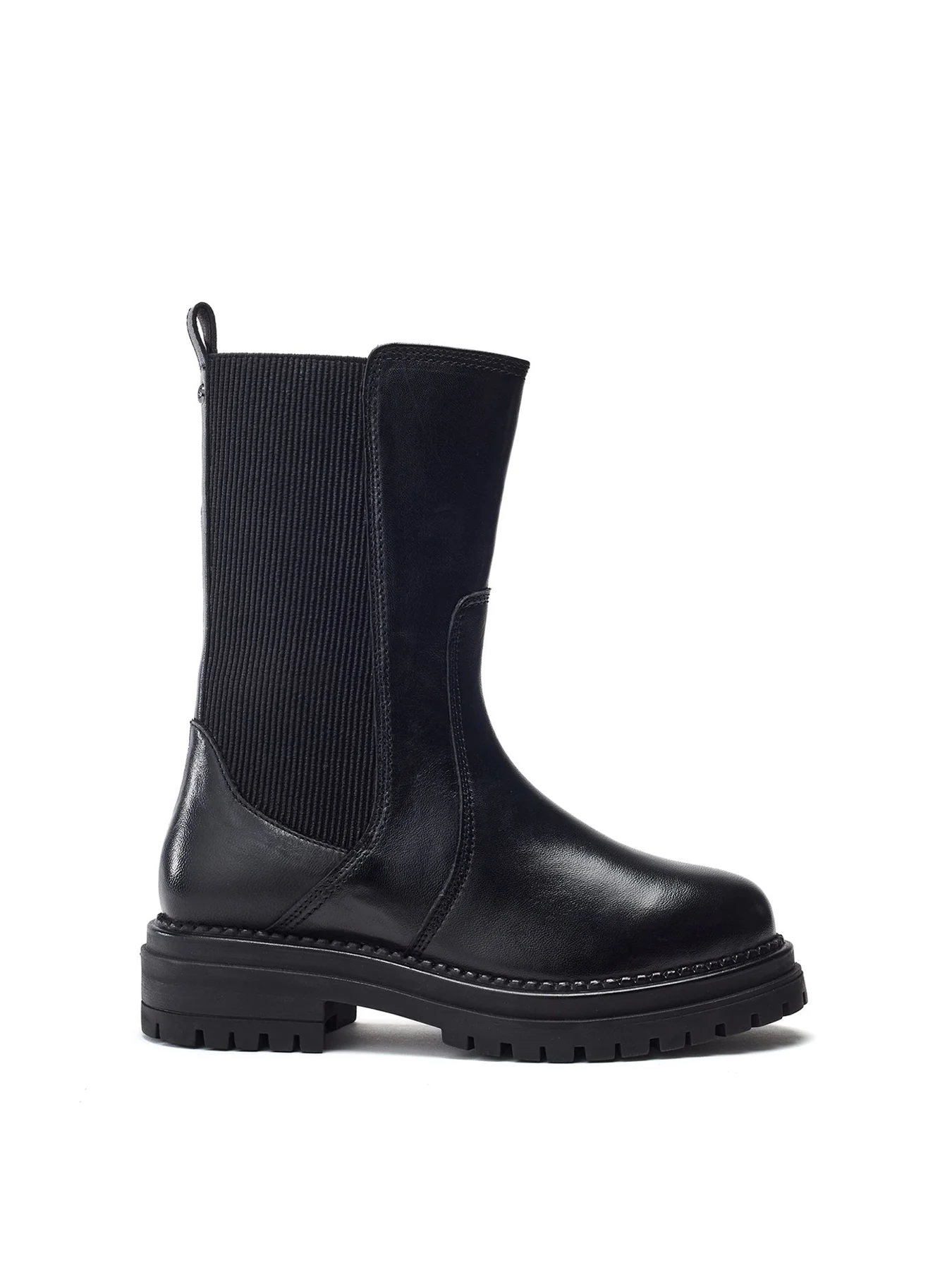 Oyari Classic Ankle Boots Black