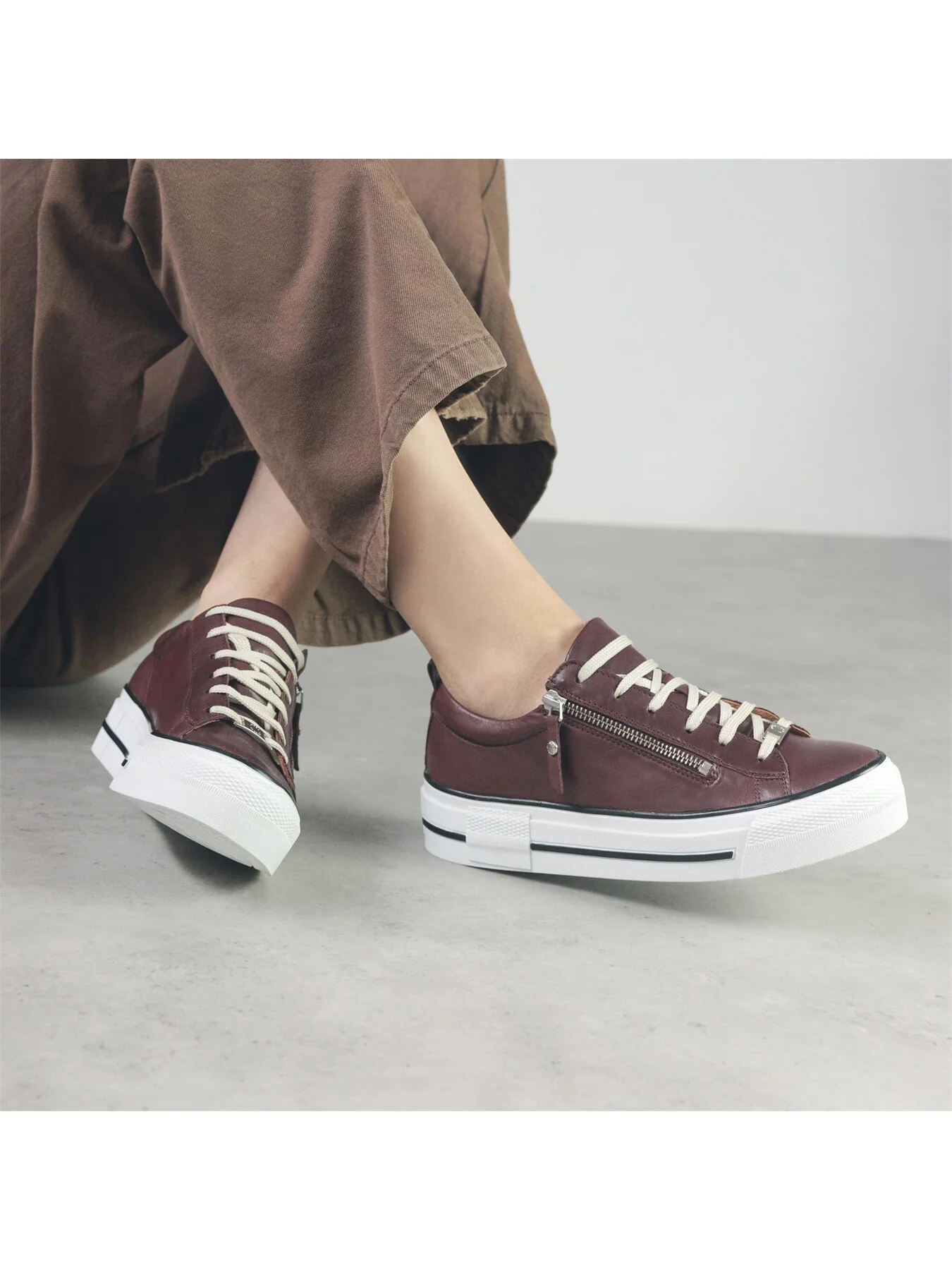 Filician Trainers - Image 2