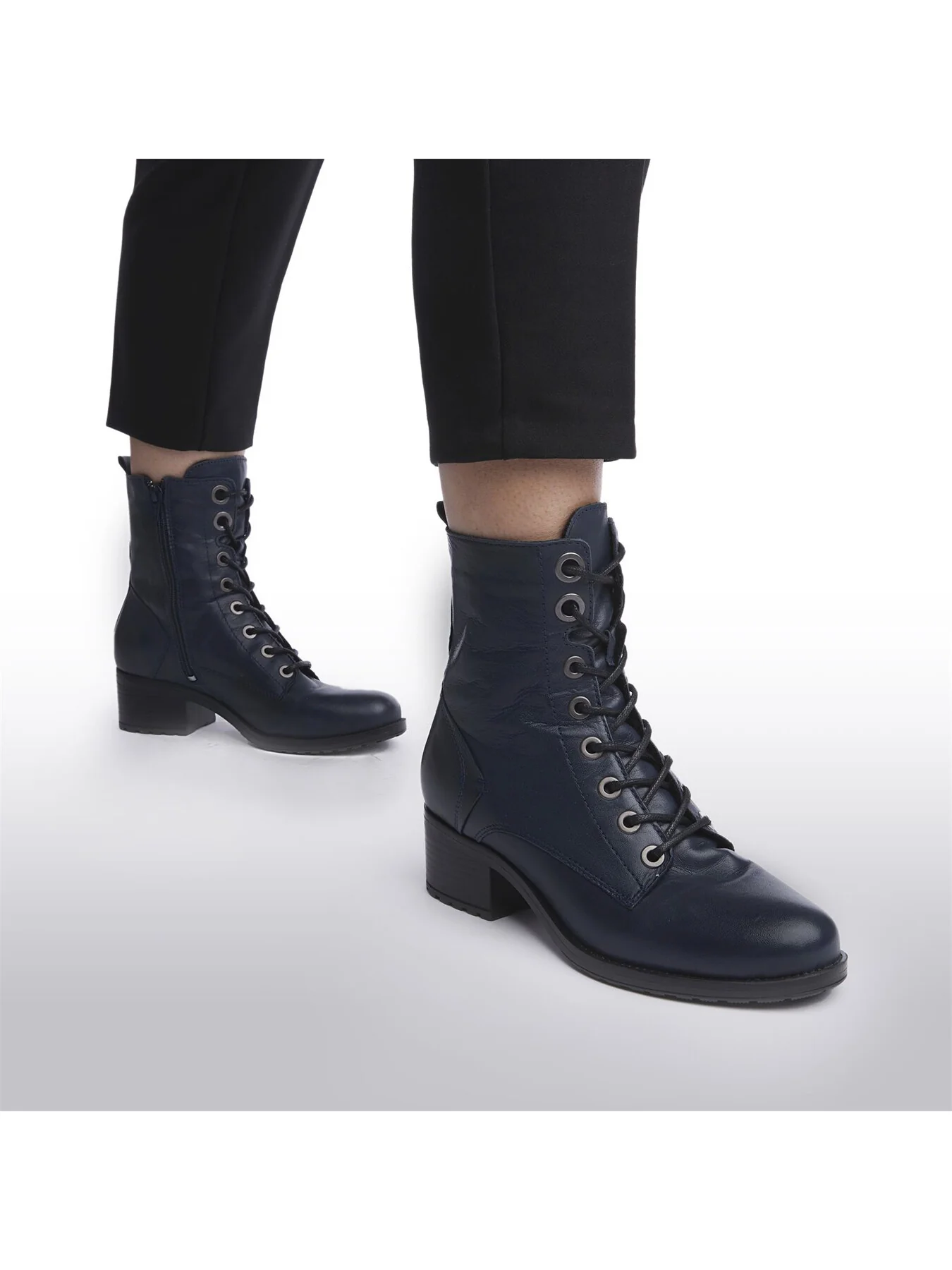 Bezzie Leather Boots - Image 3