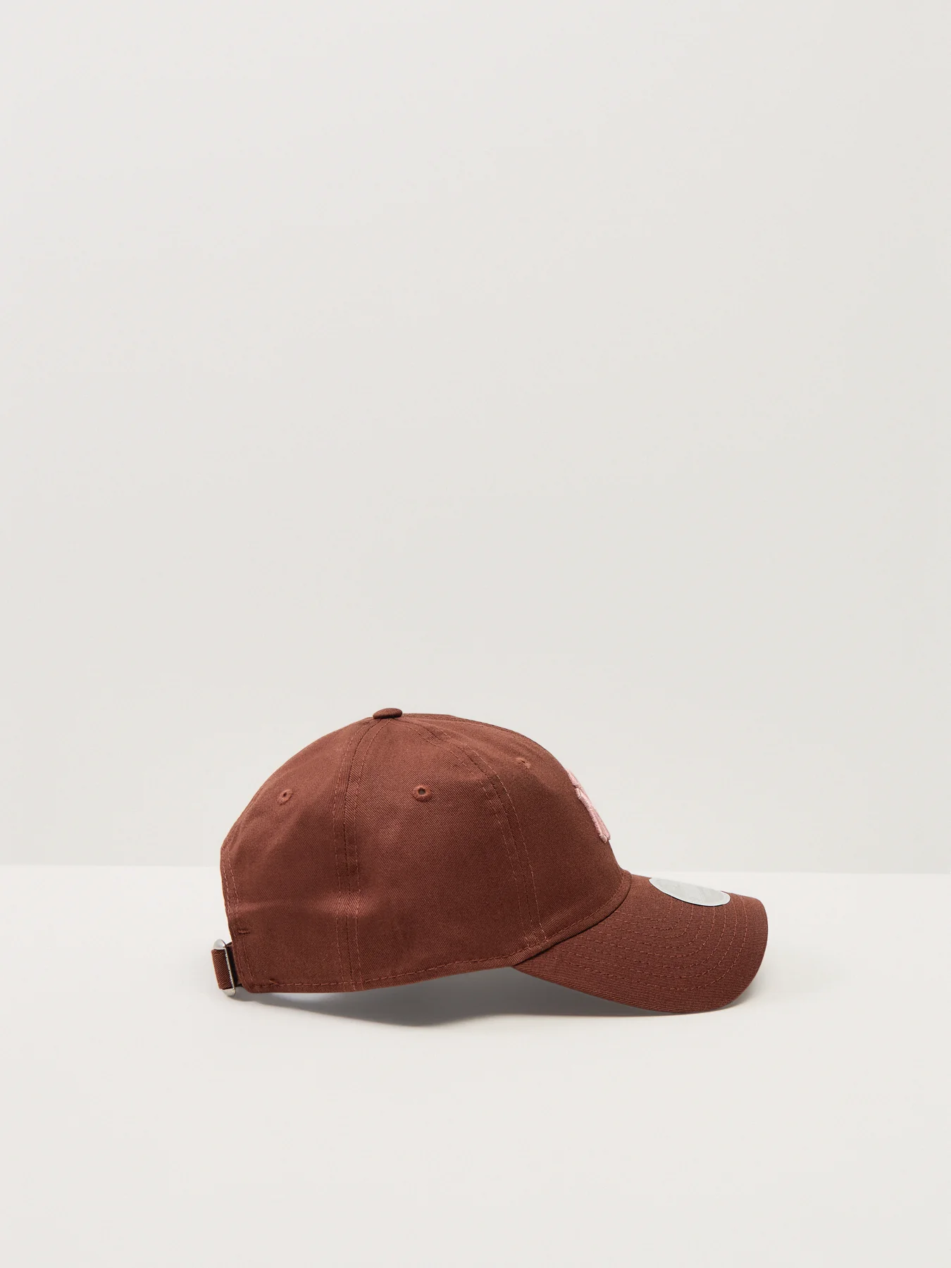 New Era Essentials Basebell Cap Brown - Image 2